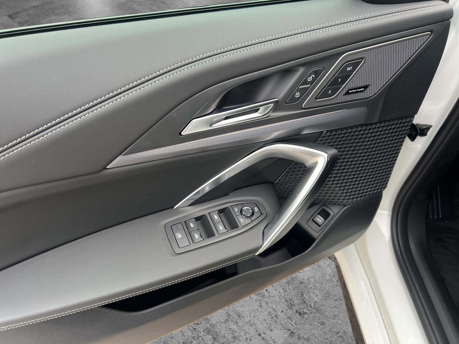 BMW X1 20d xDrive paddles-image-13