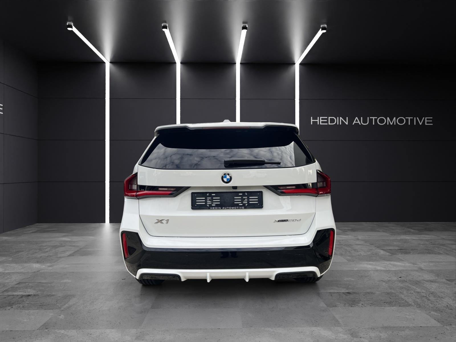 BMW X1 20d xDrive paddles-image-18