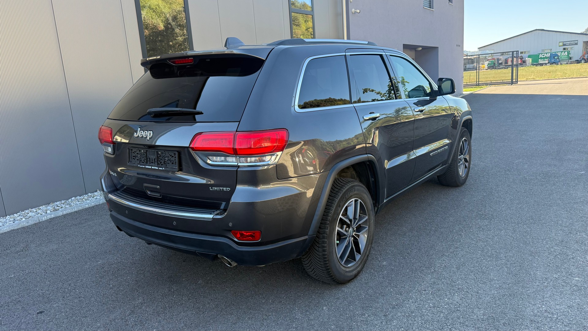 JEEP Grand Cherokee 3.0 CRD Overland Automatic-image-3