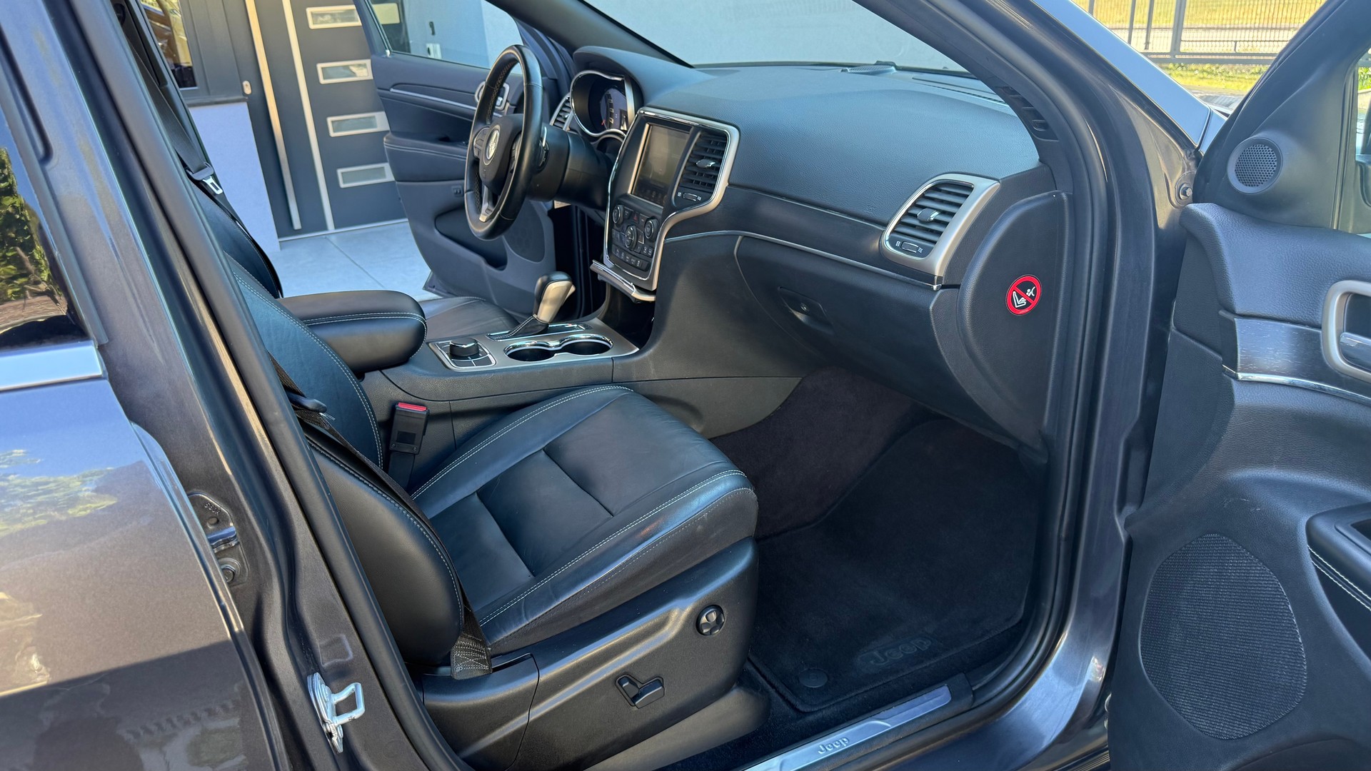 JEEP Grand Cherokee 3.0 CRD Overland Automatic-image-9