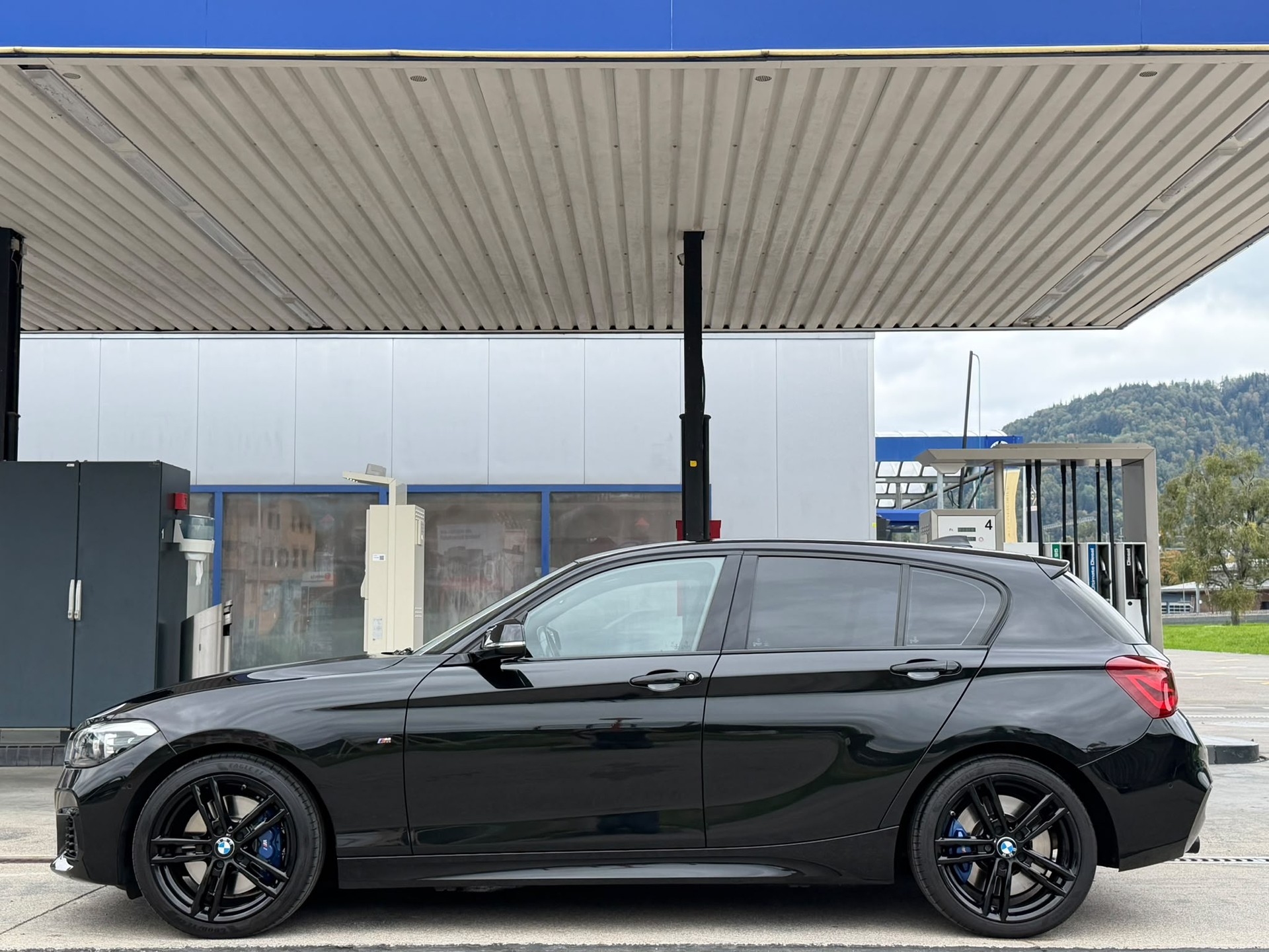 BMW M140i xDrive Steptronic *Vollledersitze**Top Zustand**Top Ausstattung**Ab MFK**8-Fach**Garantie*-image-3