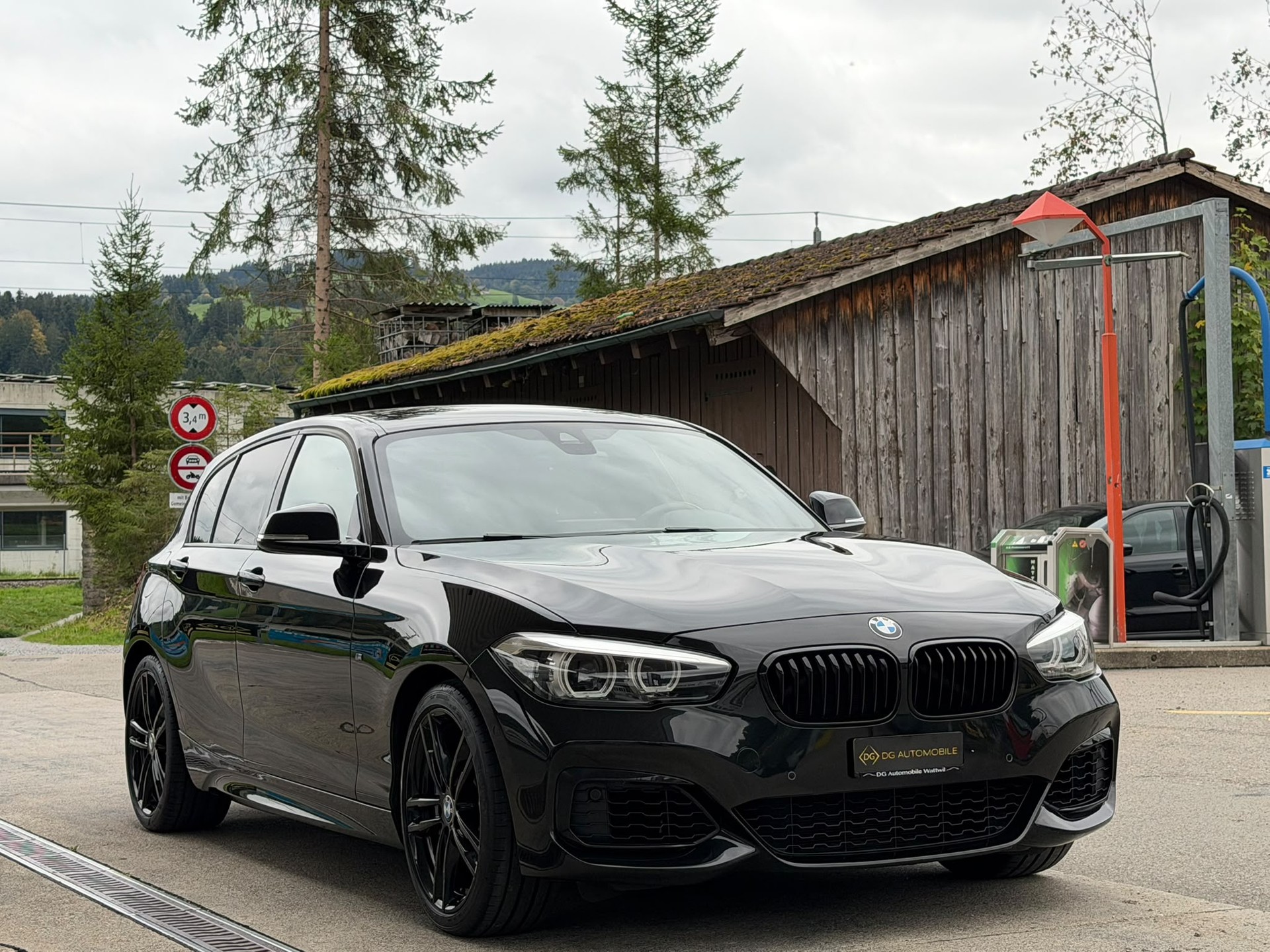 BMW M140i xDrive Steptronic *Vollledersitze**Top Zustand**Top Ausstattung**Ab MFK**8-Fach**Garantie*-image-2