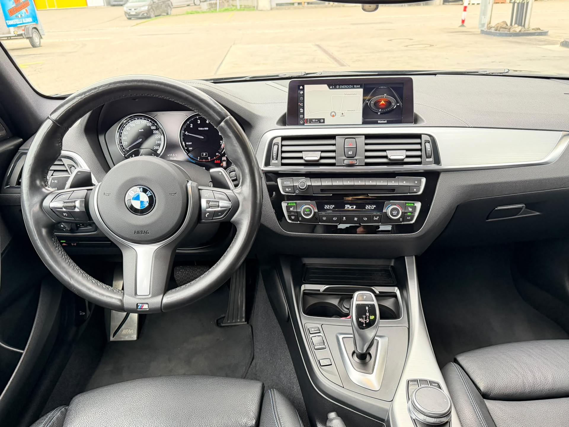 BMW M140i xDrive Steptronic *Vollledersitze**Top Zustand**Top Ausstattung**Ab MFK**8-Fach**Garantie*-image-8