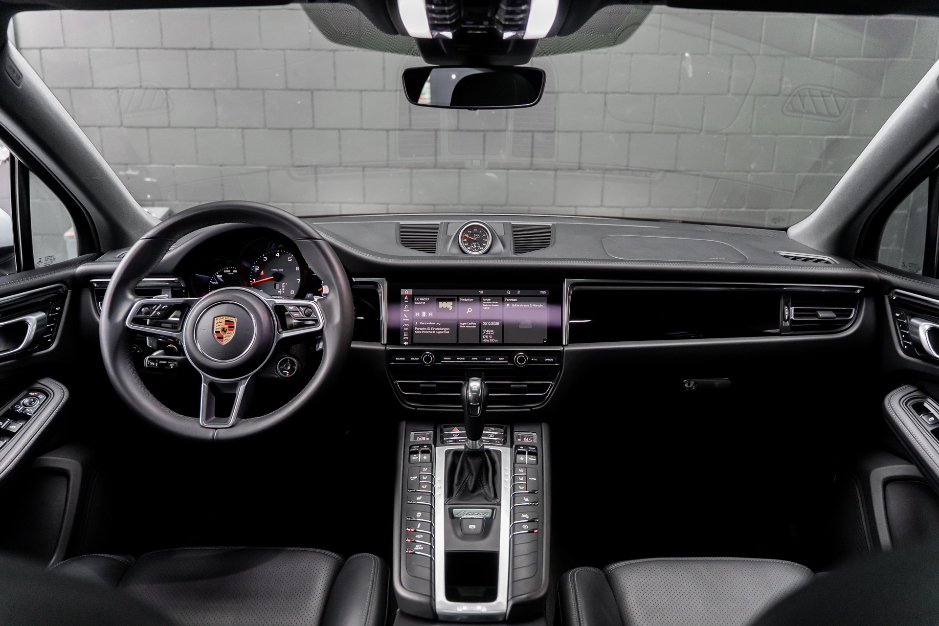PORSCHE Macan S PDK-showroom-element-2