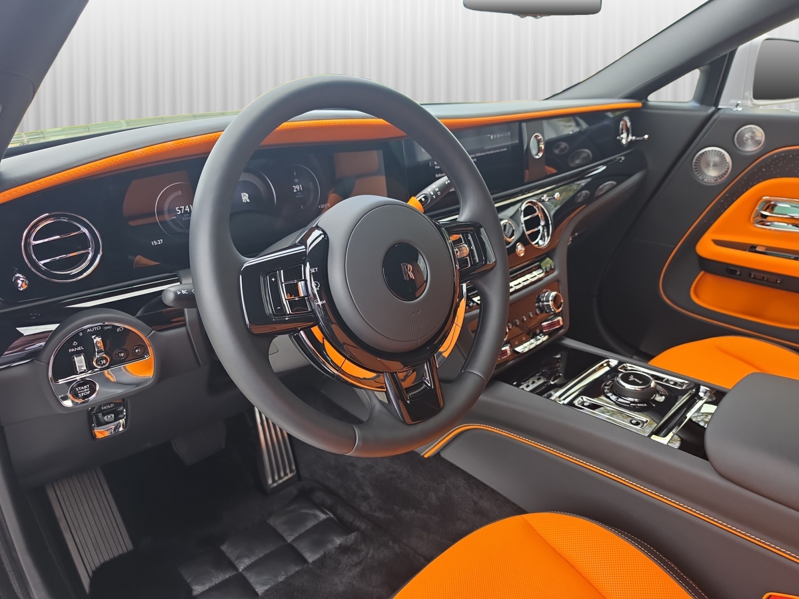 ROLLS-ROYCE Spectre - Silver Badge-image-11
