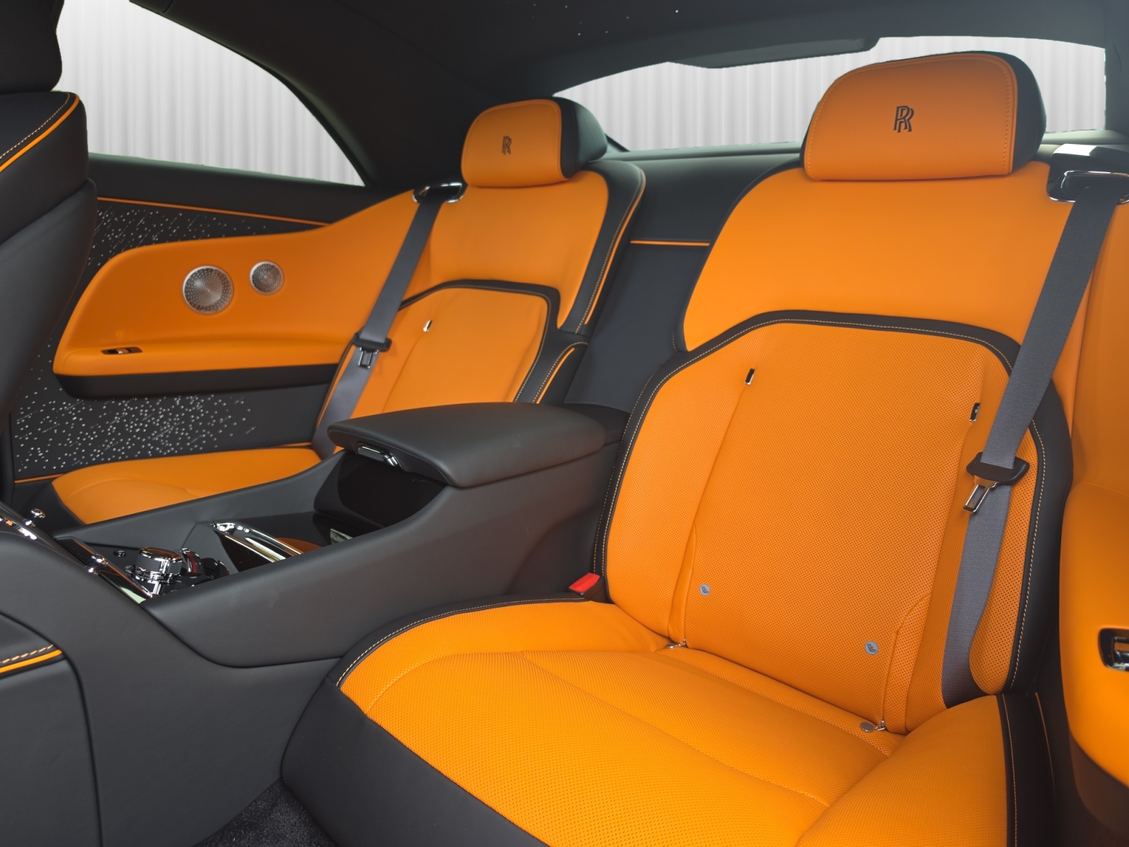 ROLLS-ROYCE Spectre - Silver Badge-image-15