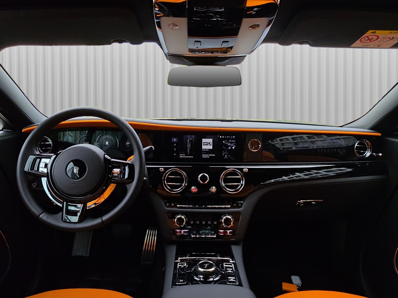 ROLLS-ROYCE Spectre - Silver Badge-image-9