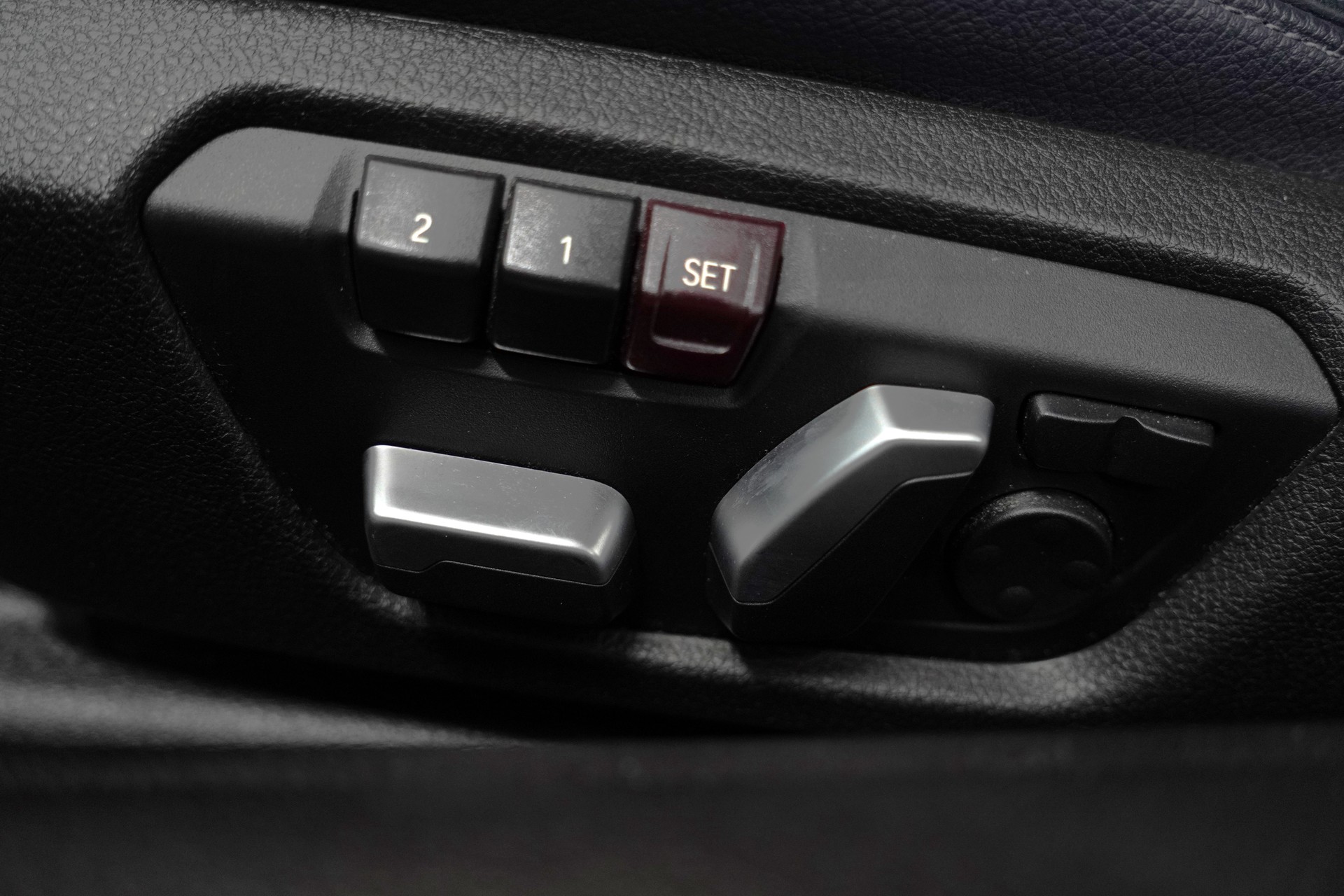 BMW-ALPINA B4 S BiTurbo Coupé 3.0 xDrive Switch-Tronic-image-19