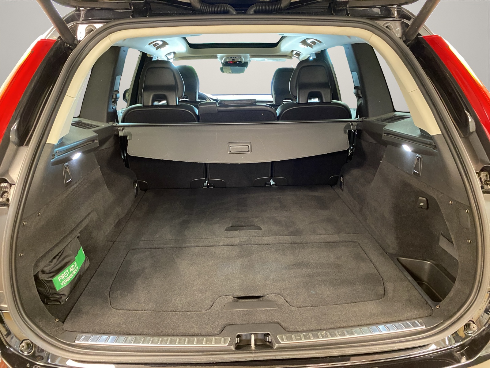 VOLVO XC90 2.0 T5 Inscription 5P. AWD-image-16