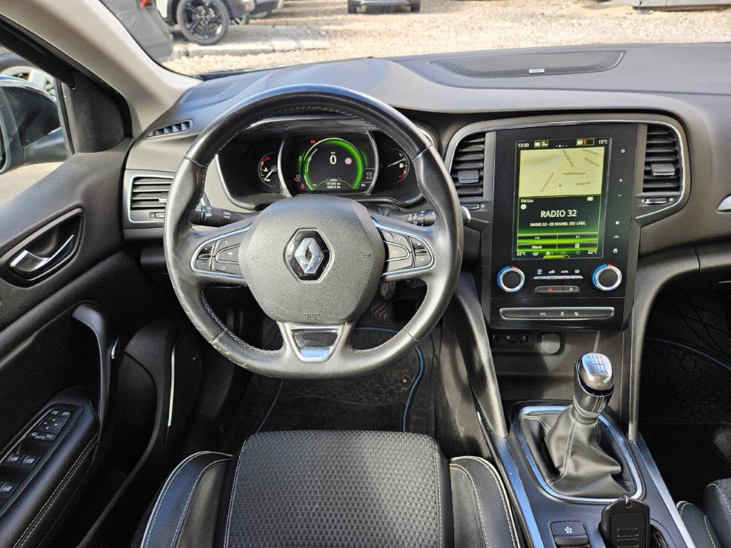 RENAULT Mégane 1.2 TCe 130 Bose-image-10