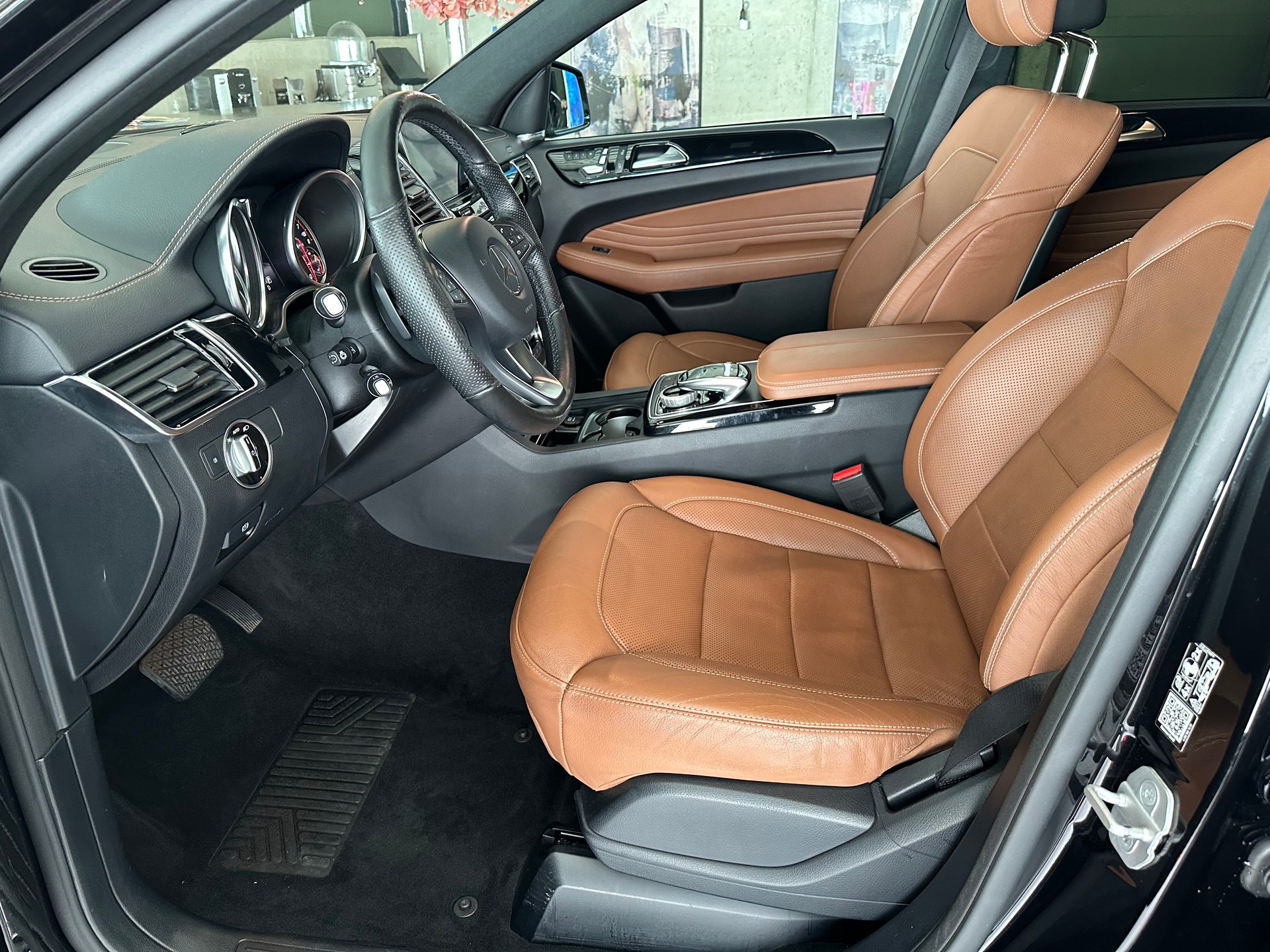 MERCEDES-BENZ GLE 500 V8 Coupé-image-11