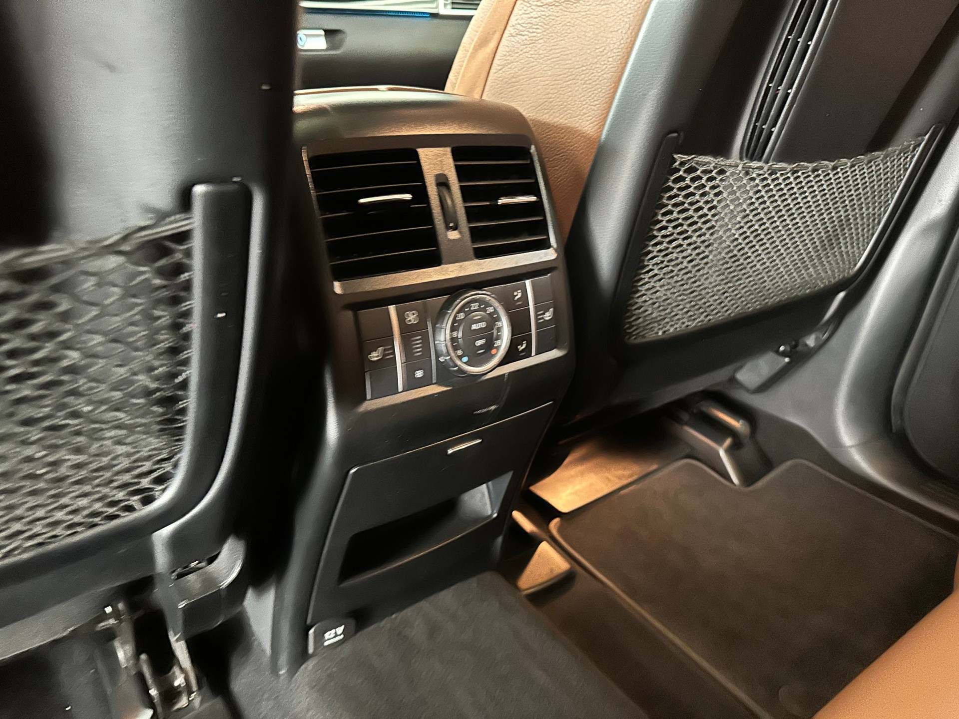 MERCEDES-BENZ GLE 500 V8 Coupé-image-9