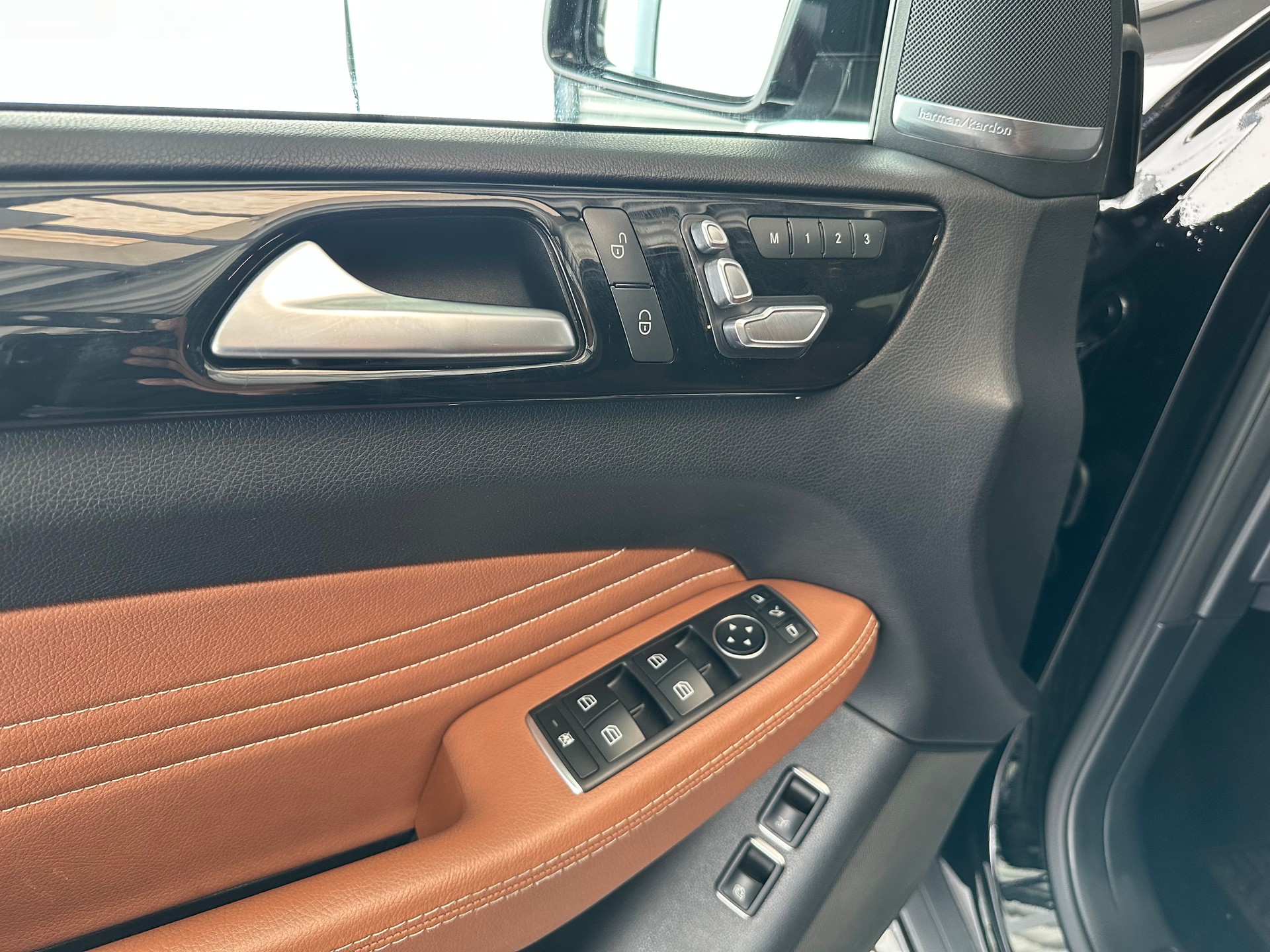 MERCEDES-BENZ GLE 500 V8 Coupé-image-12