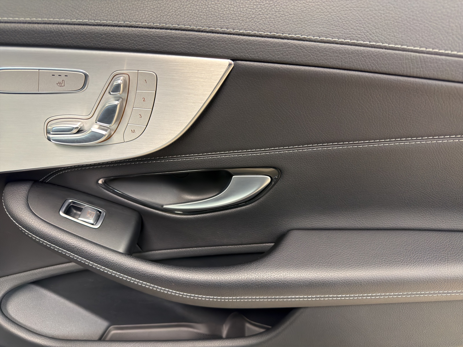 Image MERCEDES-BENZ C-200 C 200 AMG Line 4Matic