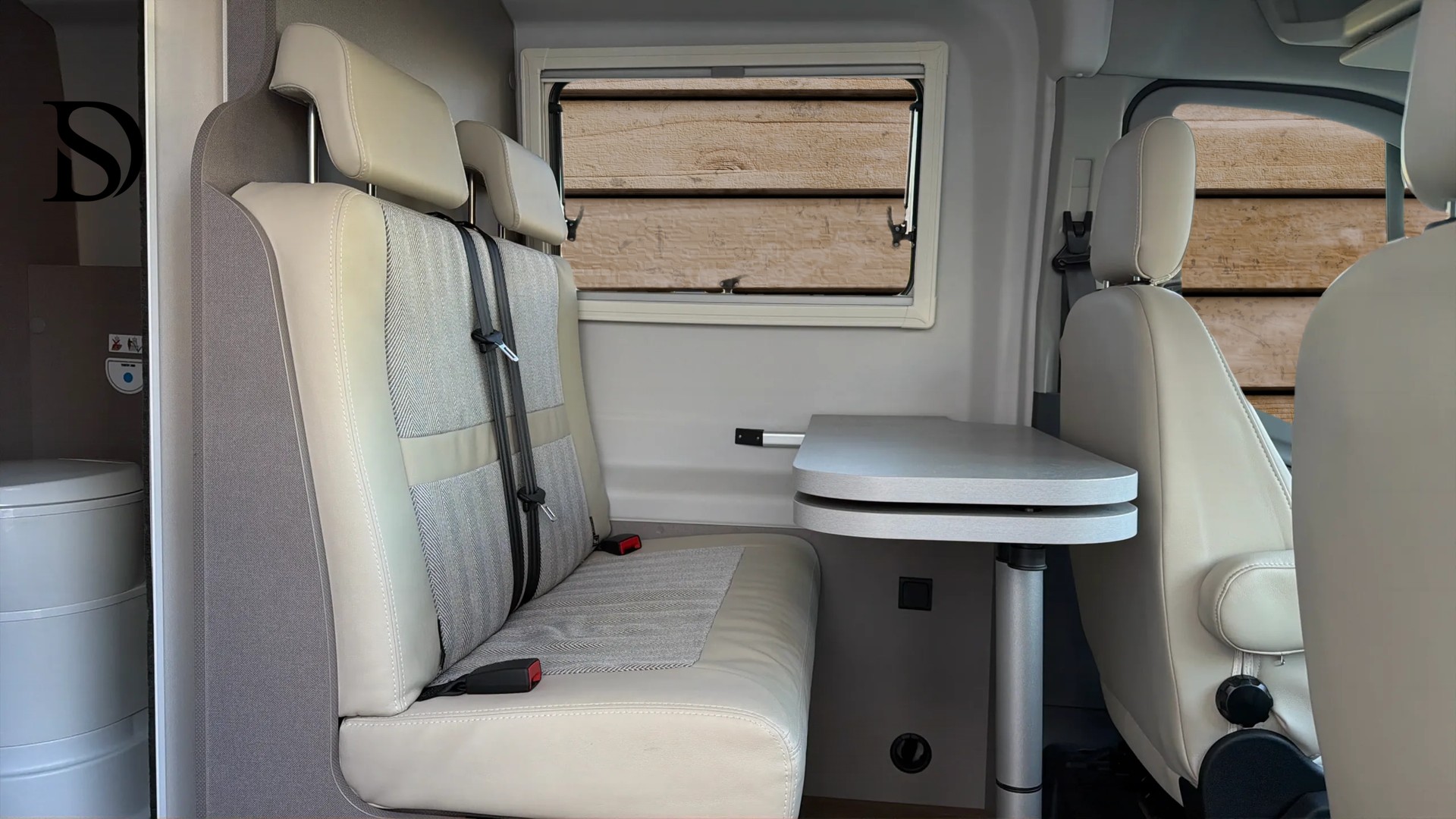 FORD ETRUSCO CF600DF / DIESEL 170 CV AUTOMATIQUE / PANNEAUX SOLAIRES / CROCHET D'ATTELAGE / JANTES SPECIALES 18''-image-12