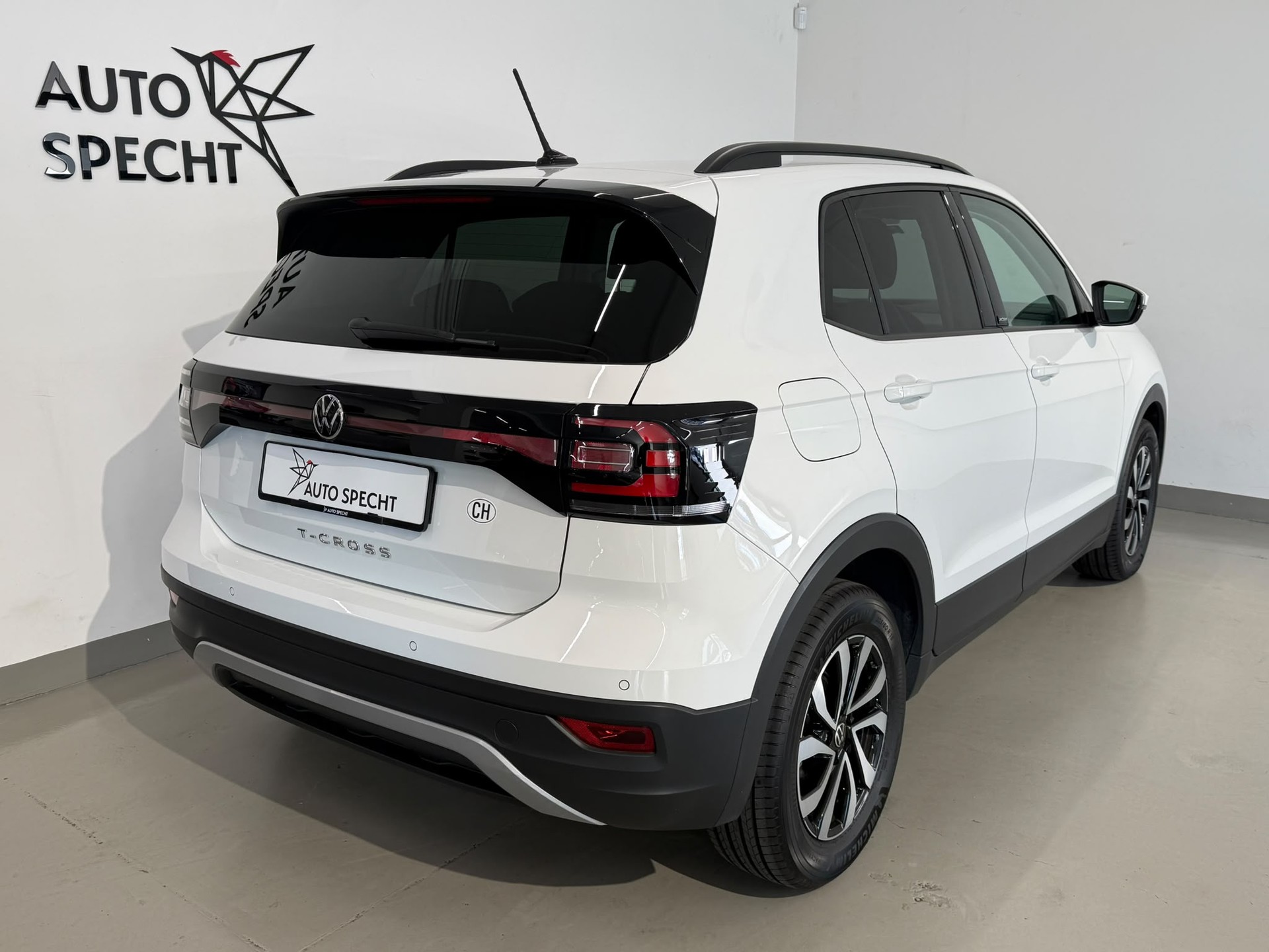 VW T-Cross 1.0 TSI Life DSG-image-4