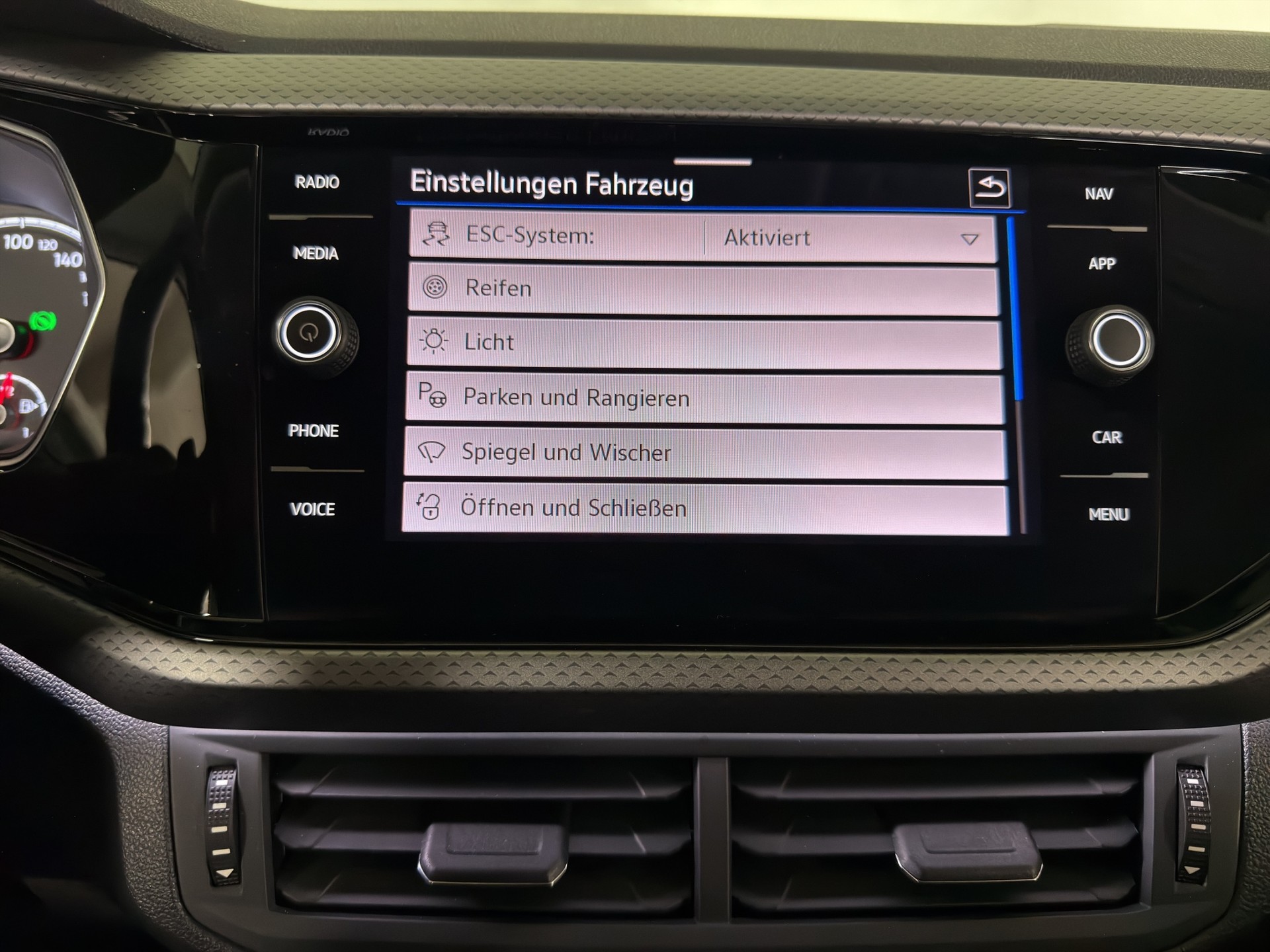 VW T-Cross 1.0 TSI Life DSG-image-19