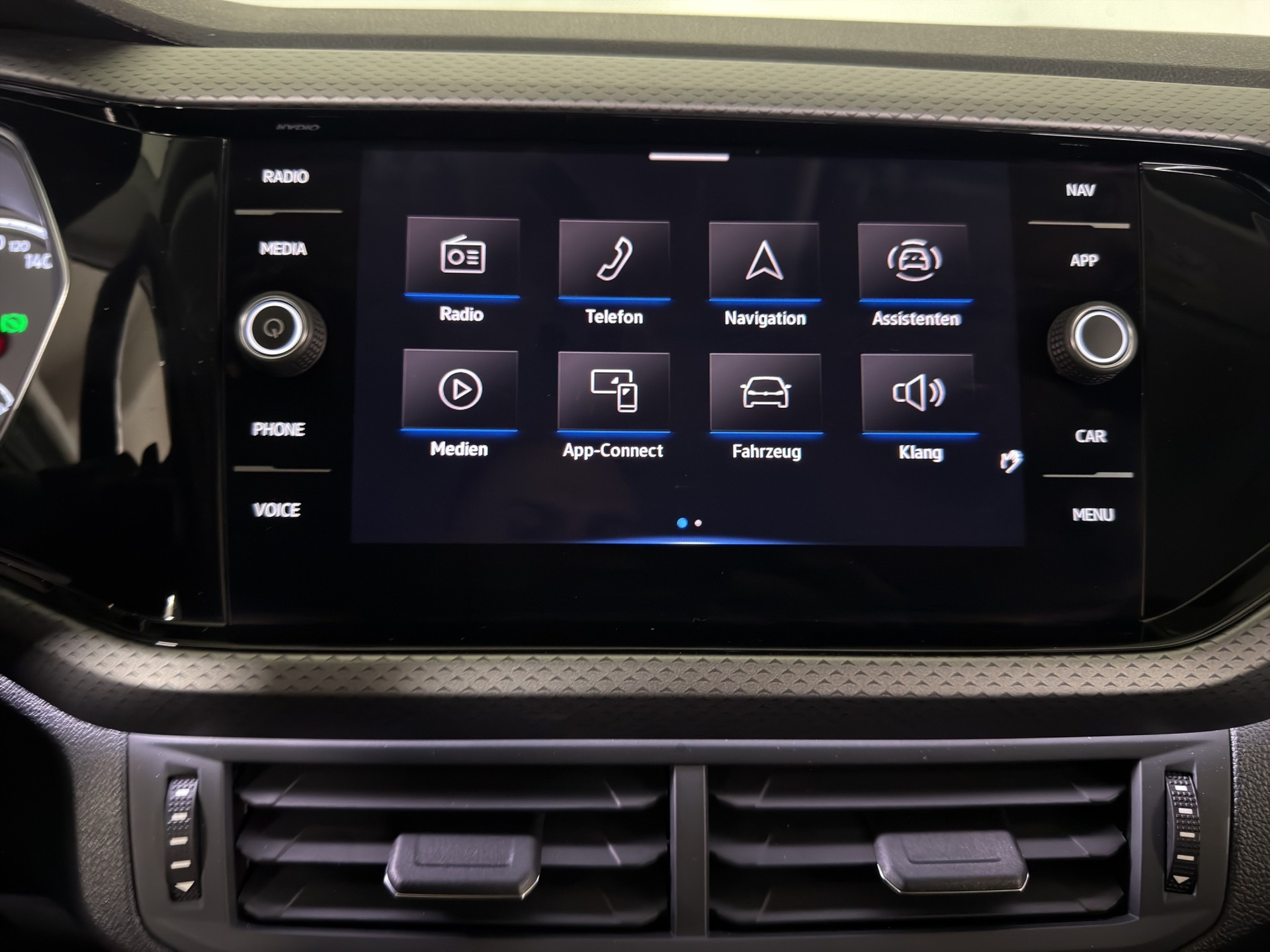 VW T-Cross 1.0 TSI Life DSG-image-24