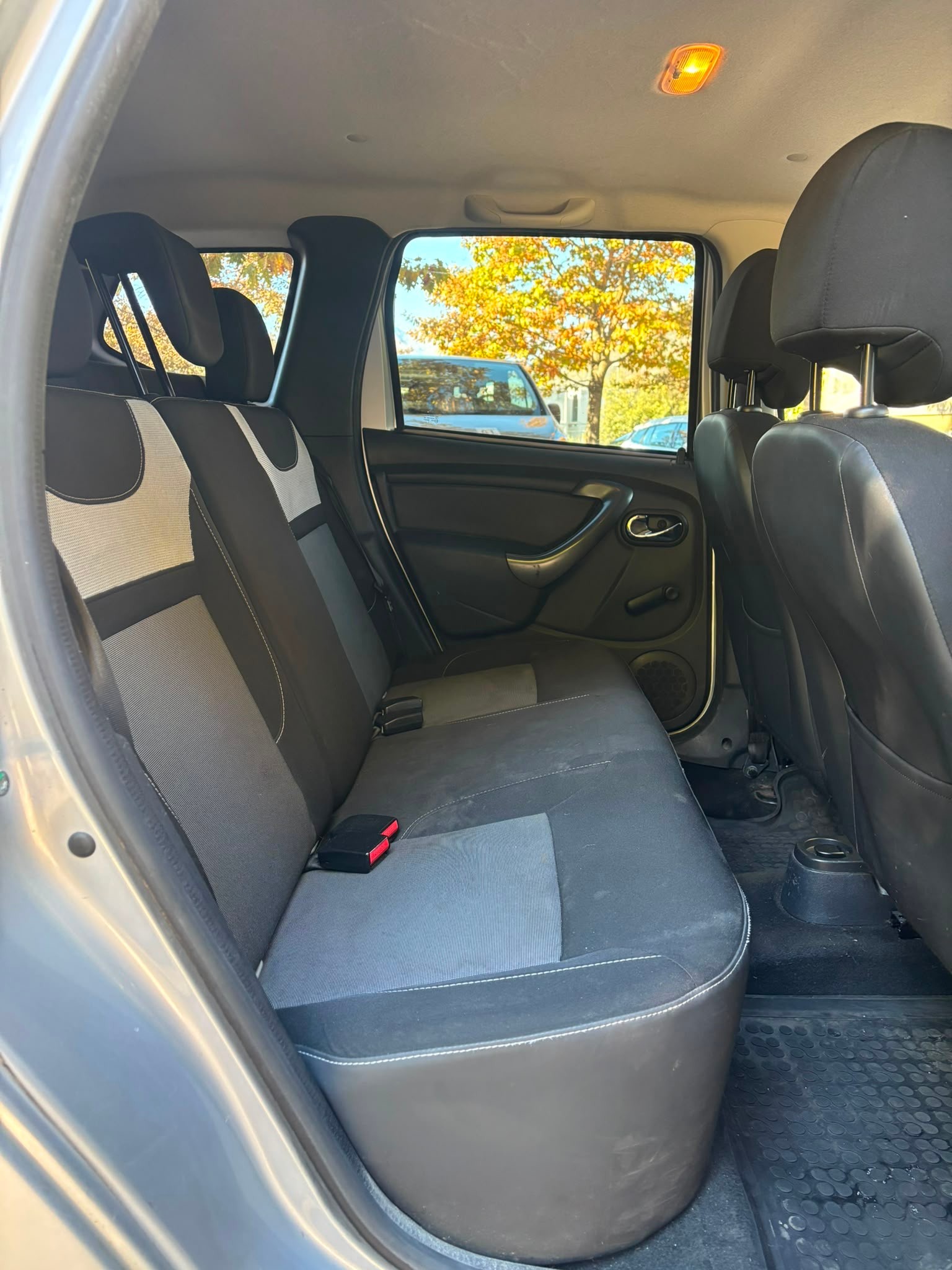 DACIA Duster 1.6 Ambiance 4x4-image-8