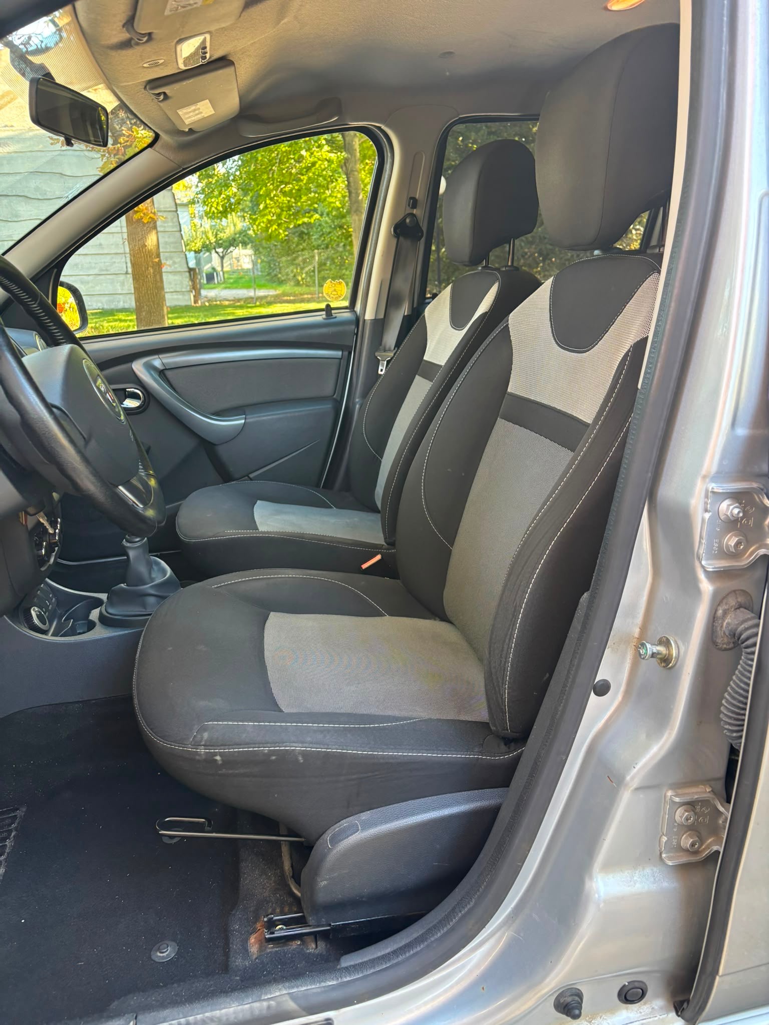 DACIA Duster 1.6 Ambiance 4x4-image-5