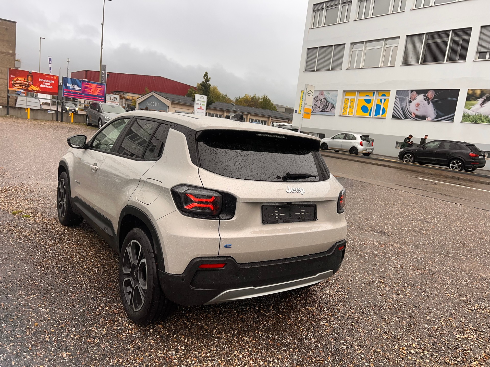 JEEP Avenger 54kWh Summit Sky-image-4