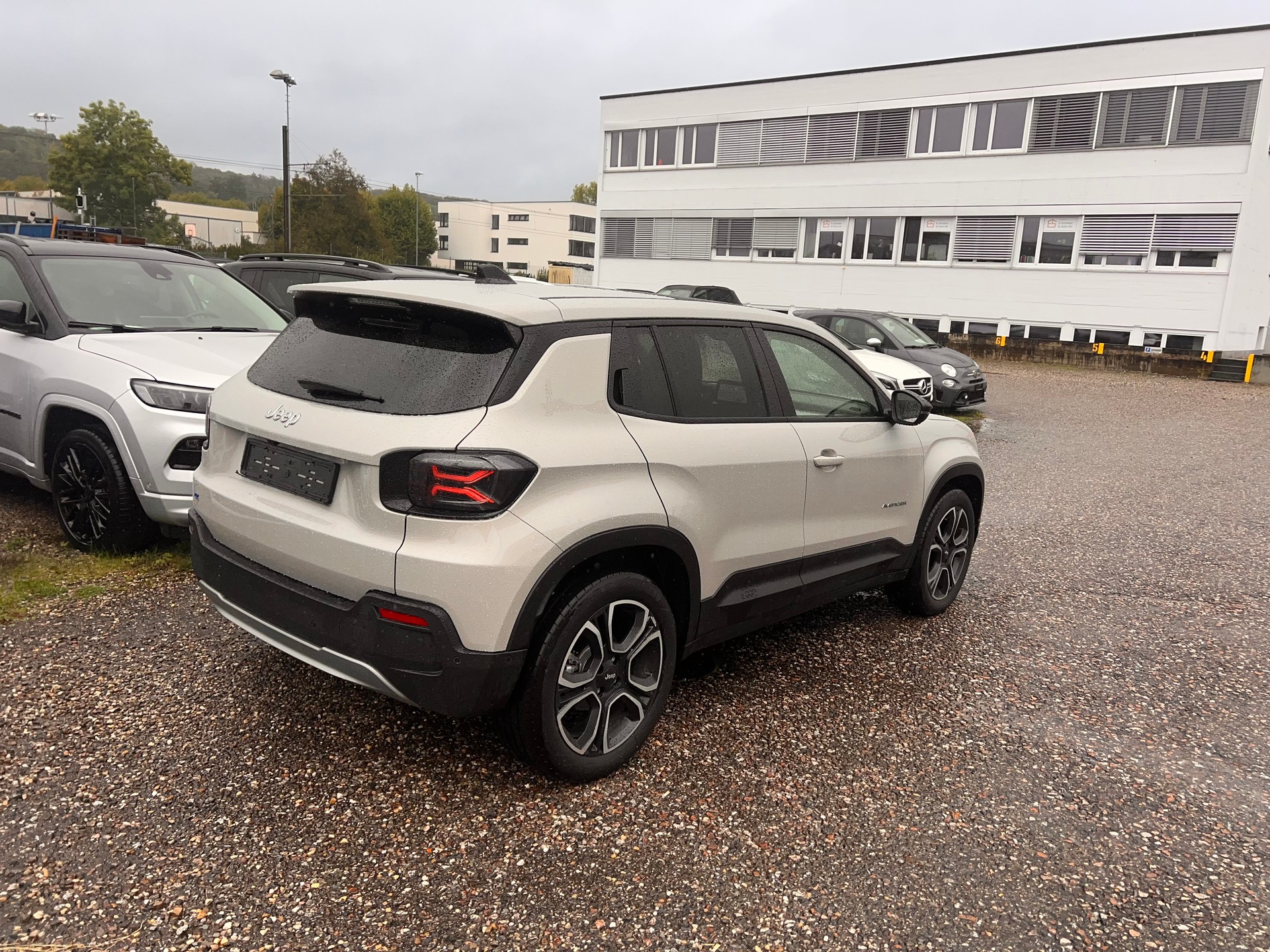 JEEP Avenger 54kWh Summit Sky-image-5