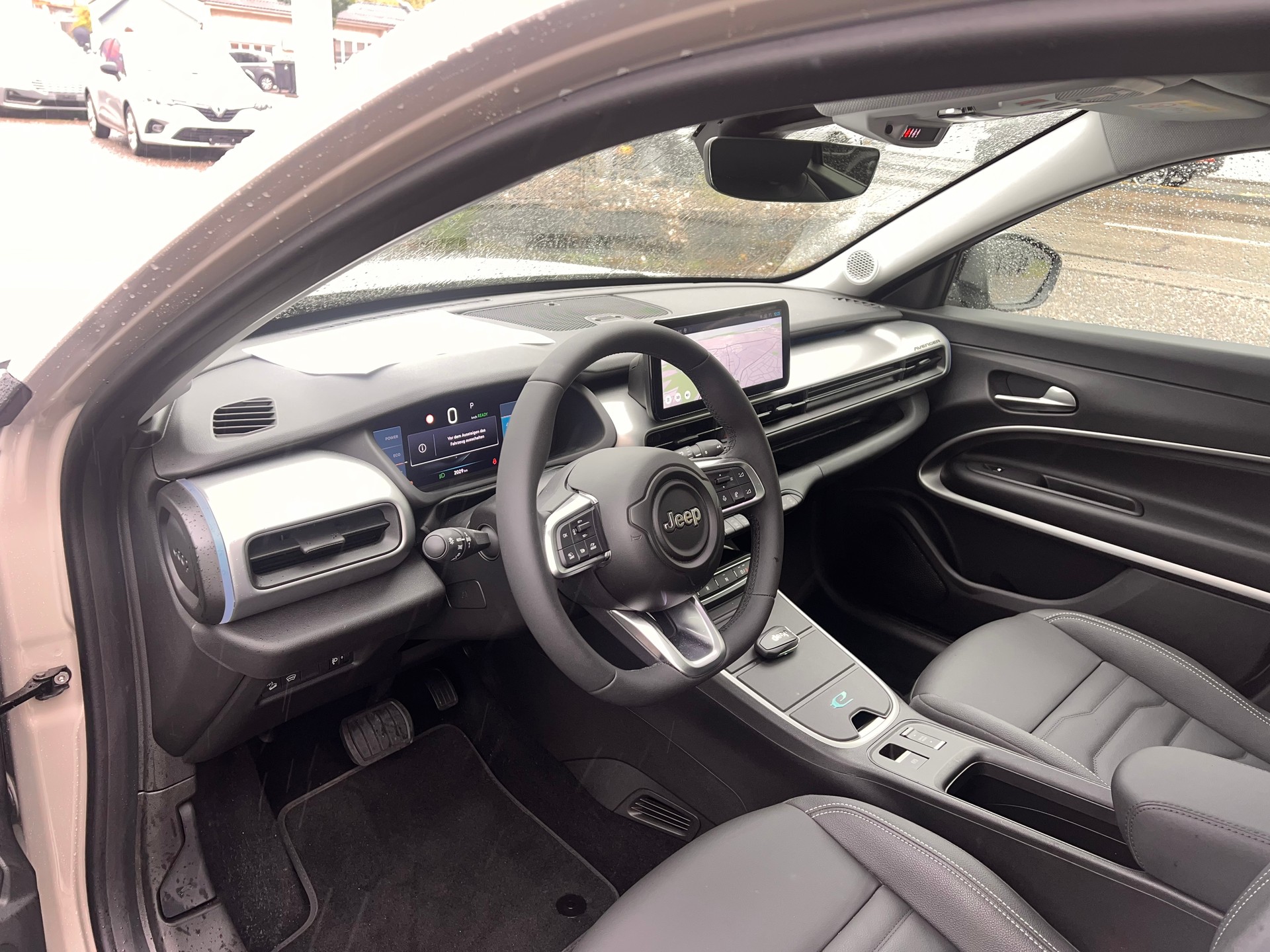 JEEP Avenger 54kWh Summit Sky-image-9