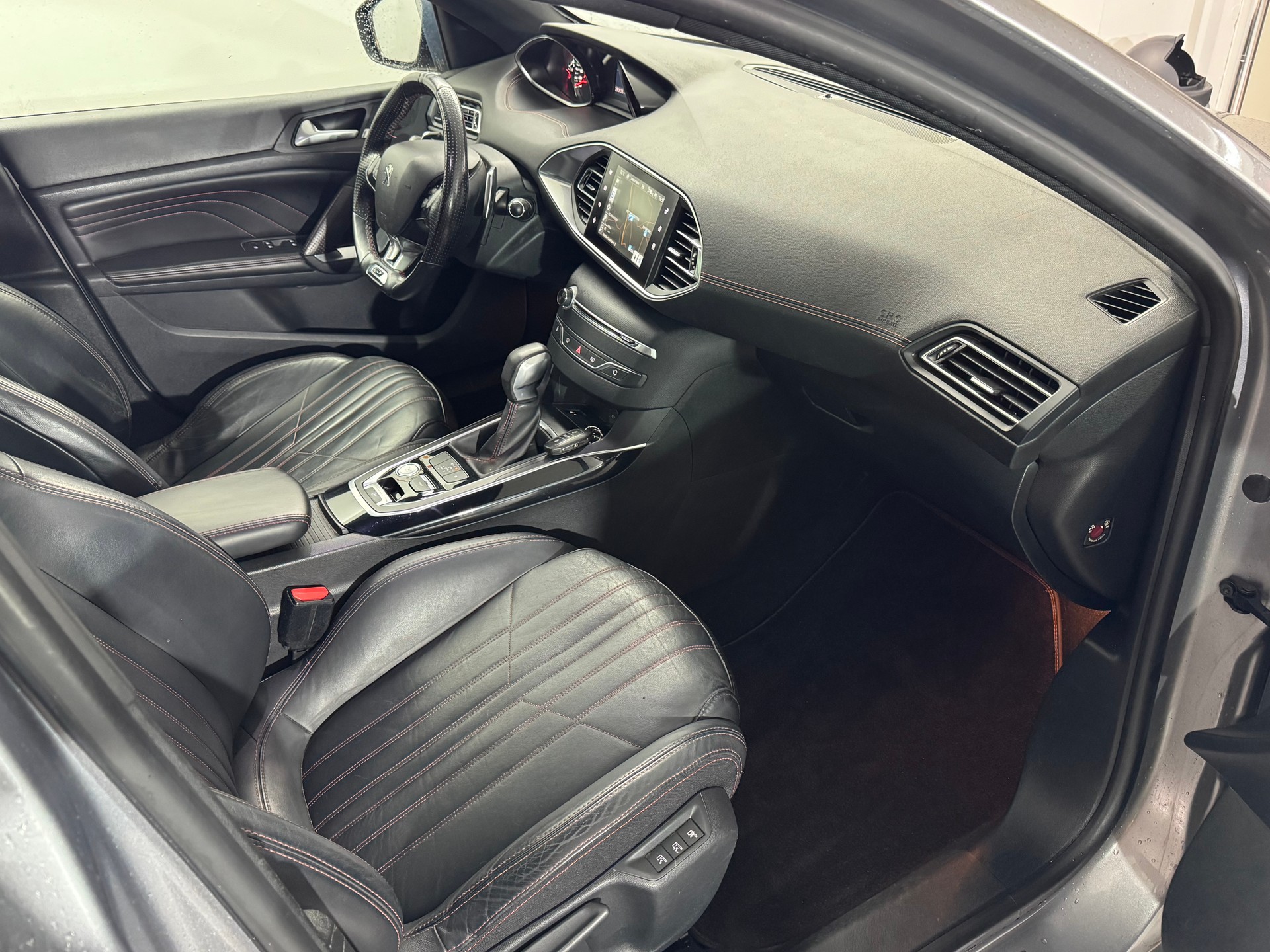 PEUGEOT 308 SW 2.0 BlueHDI GT Automatic-image-9