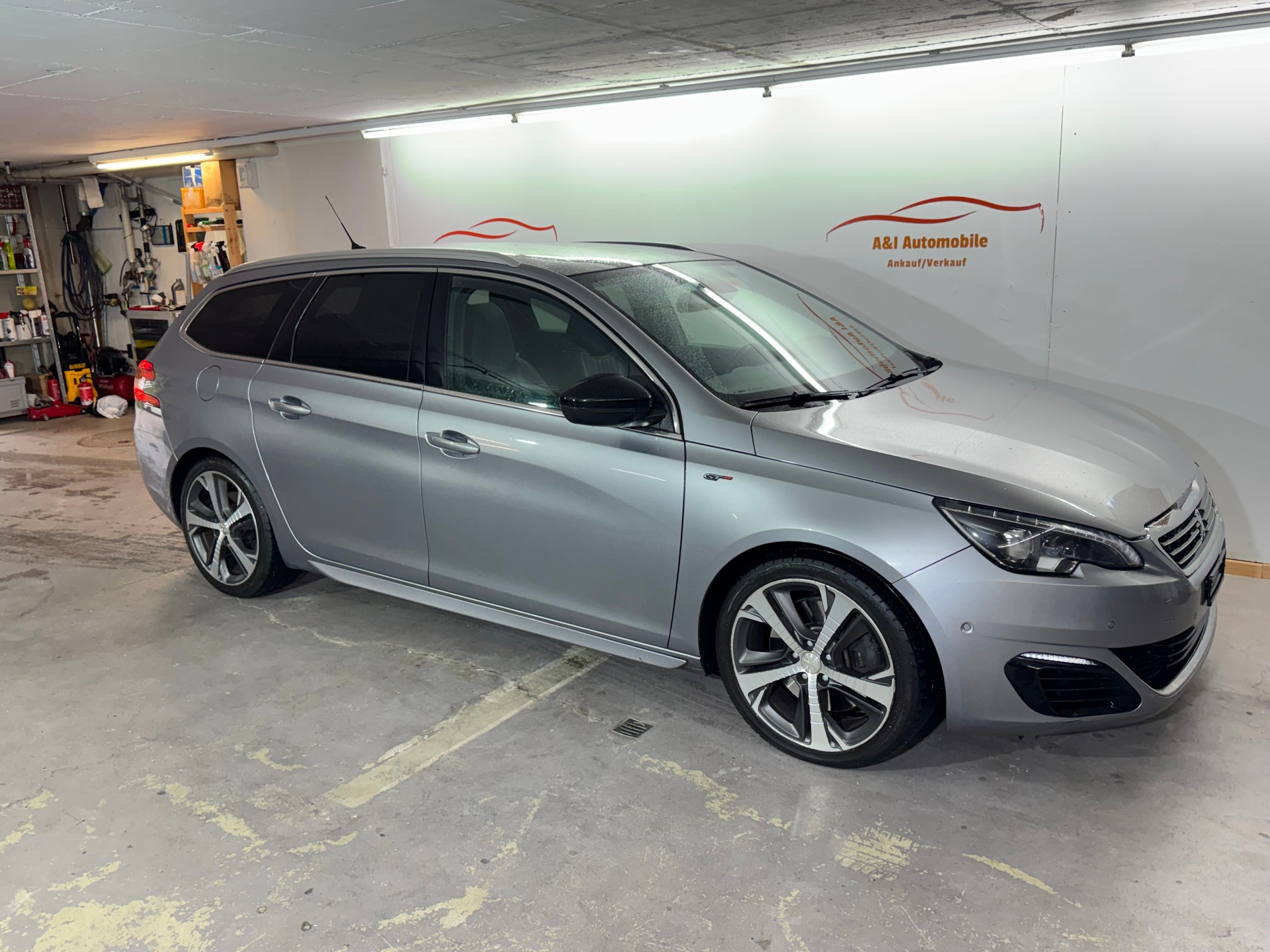 PEUGEOT 308 SW 2.0 BlueHDI GT Automatic-image-1