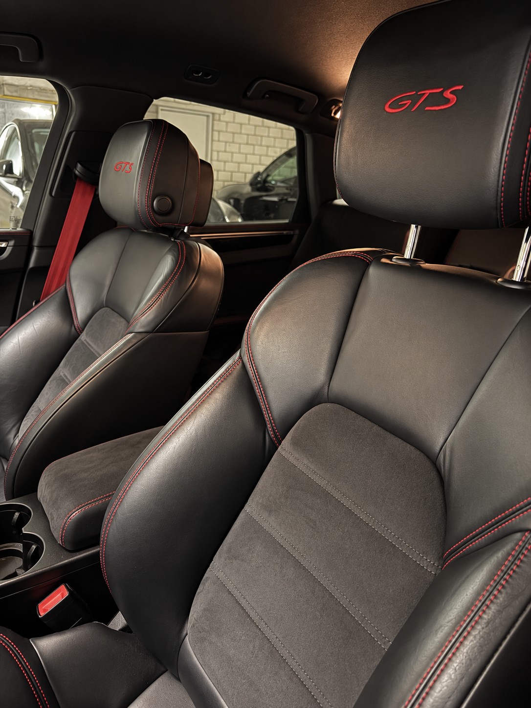 PORSCHE 3.0 V6 GTS-image-6