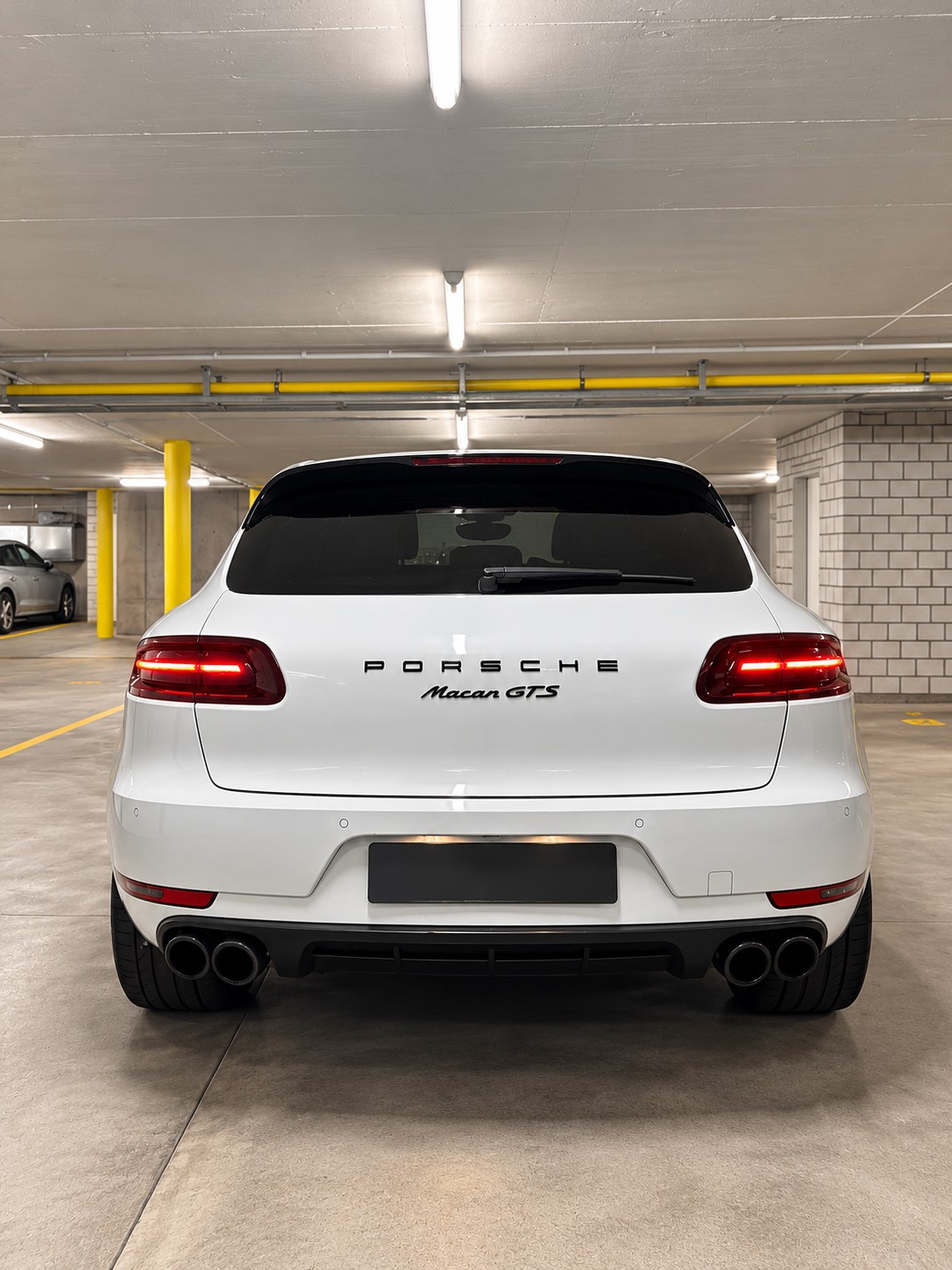 PORSCHE 3.0 V6 GTS-image-2