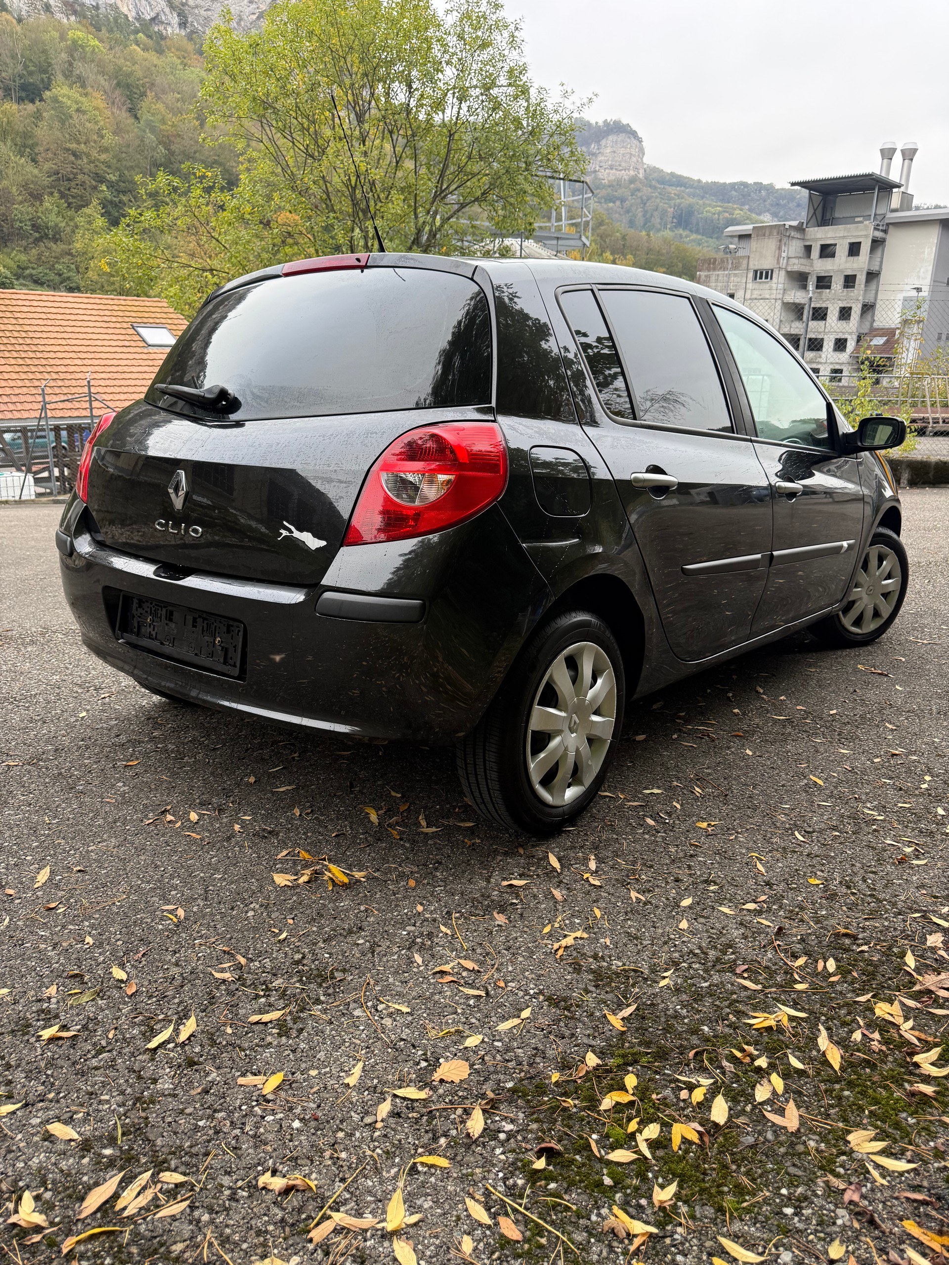 RENAULT Clio 1.2 16V Authentique-image-2