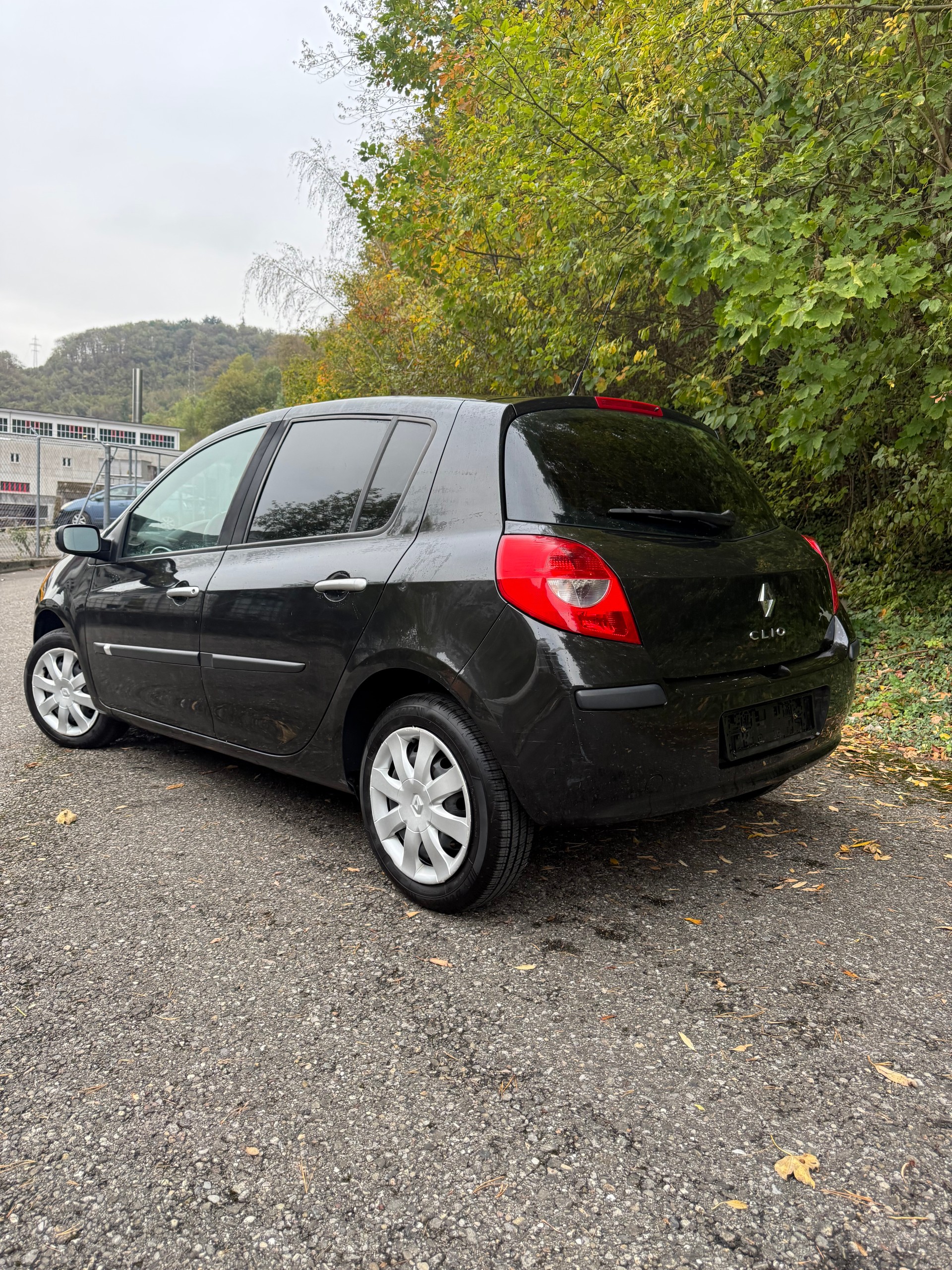 RENAULT Clio 1.2 16V Authentique-image-3