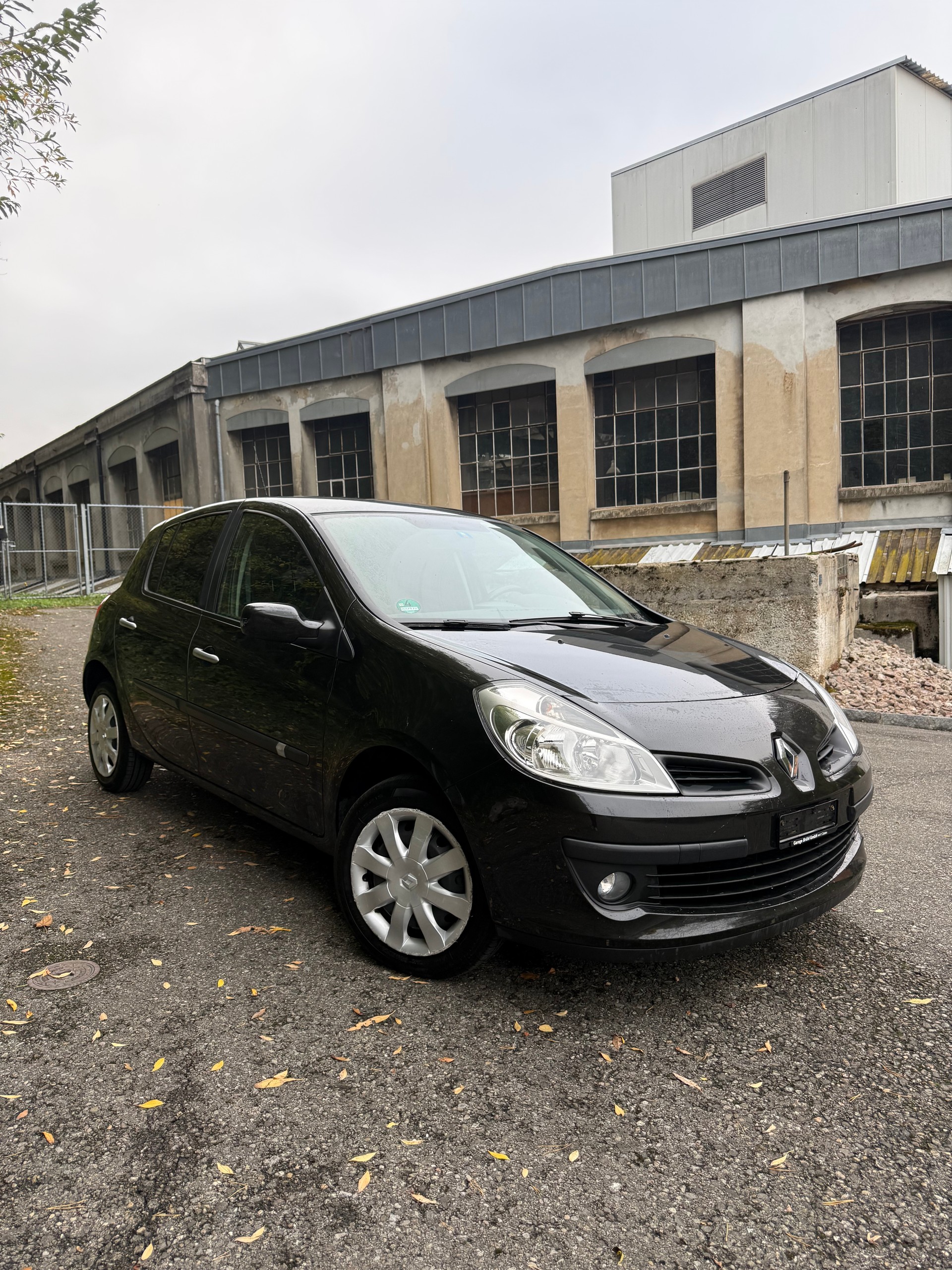 RENAULT Clio 1.2 16V Authentique-image-1