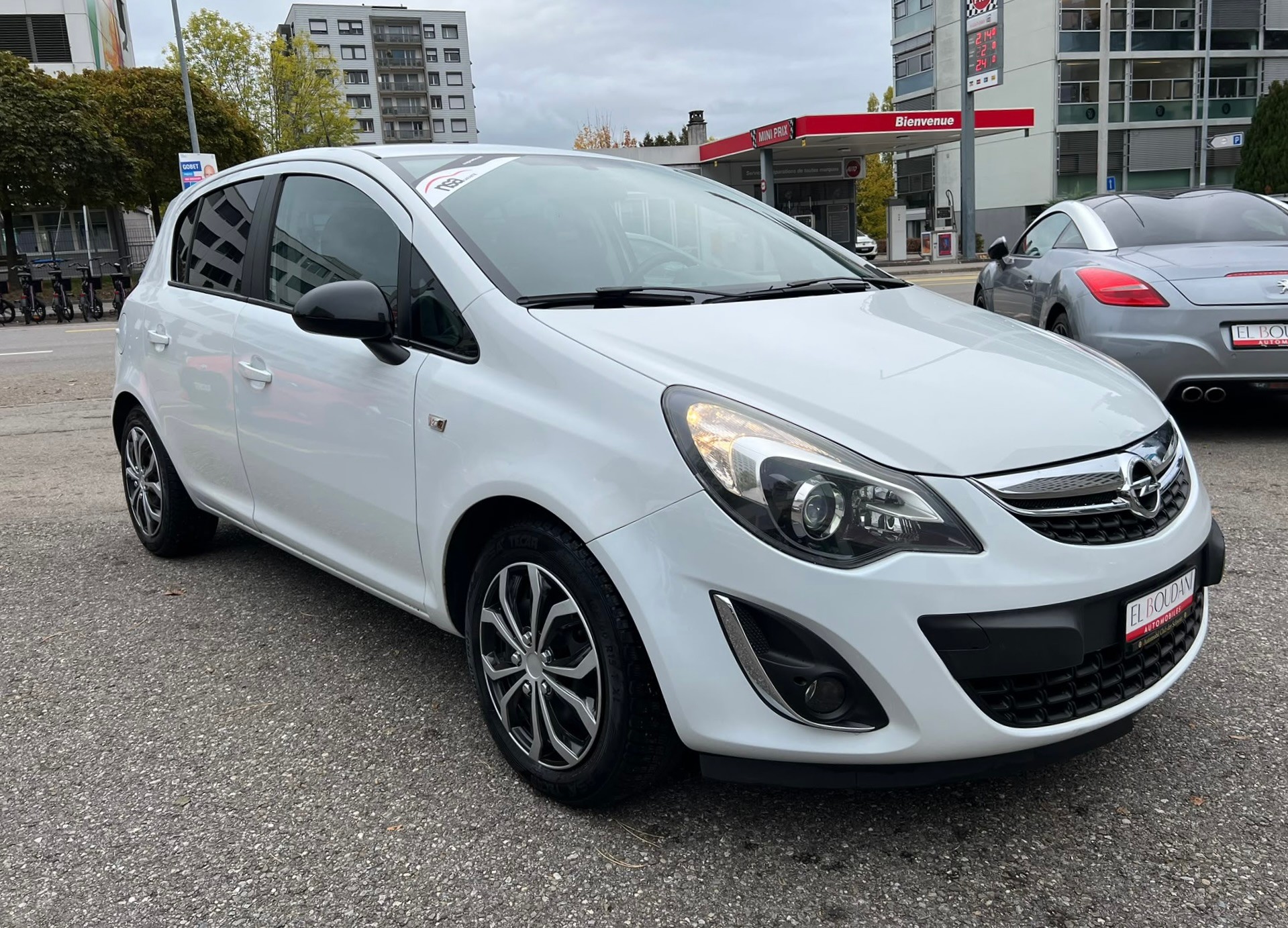 Car photo