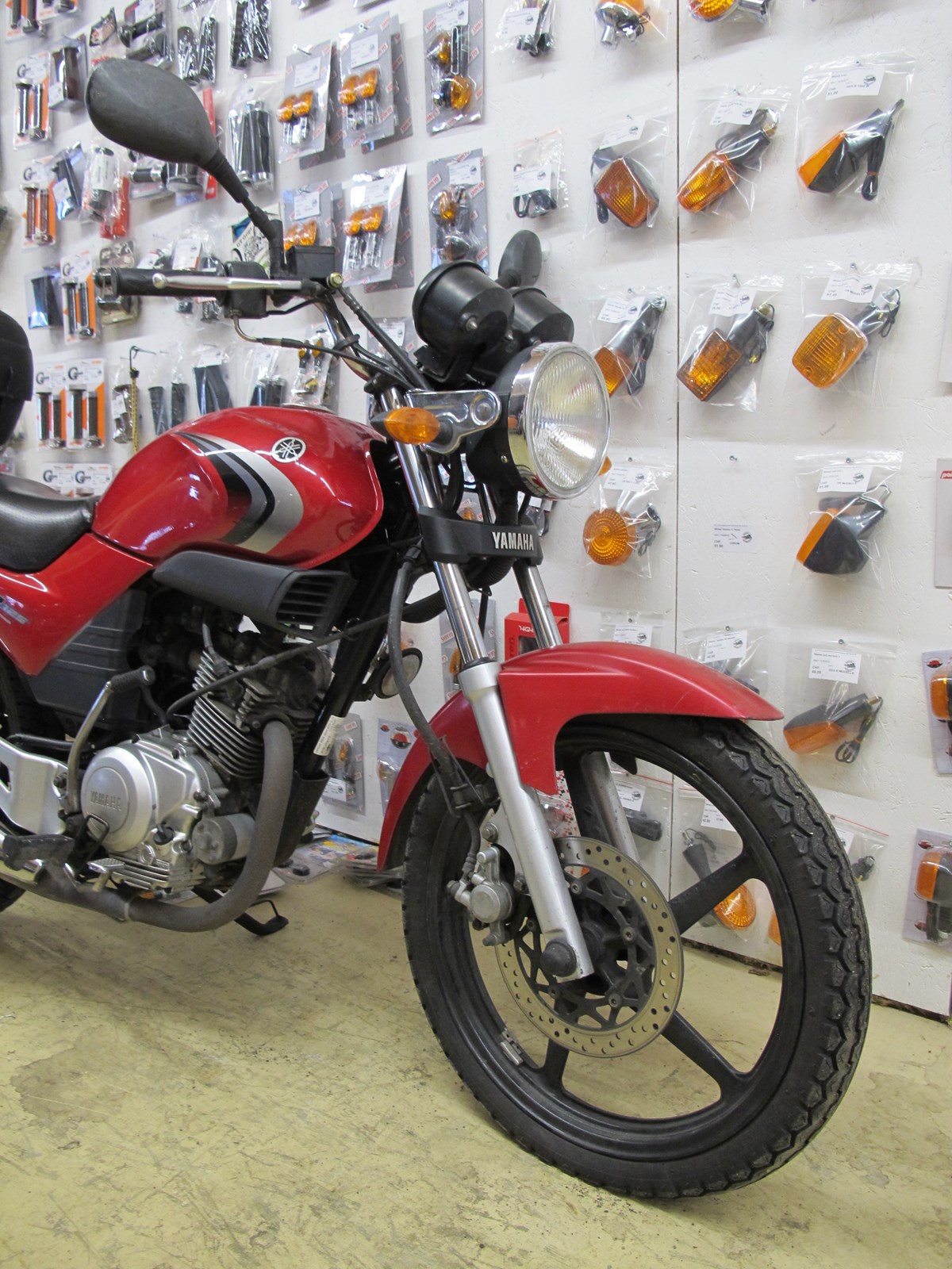 YAMAHA YBR 125-image-7