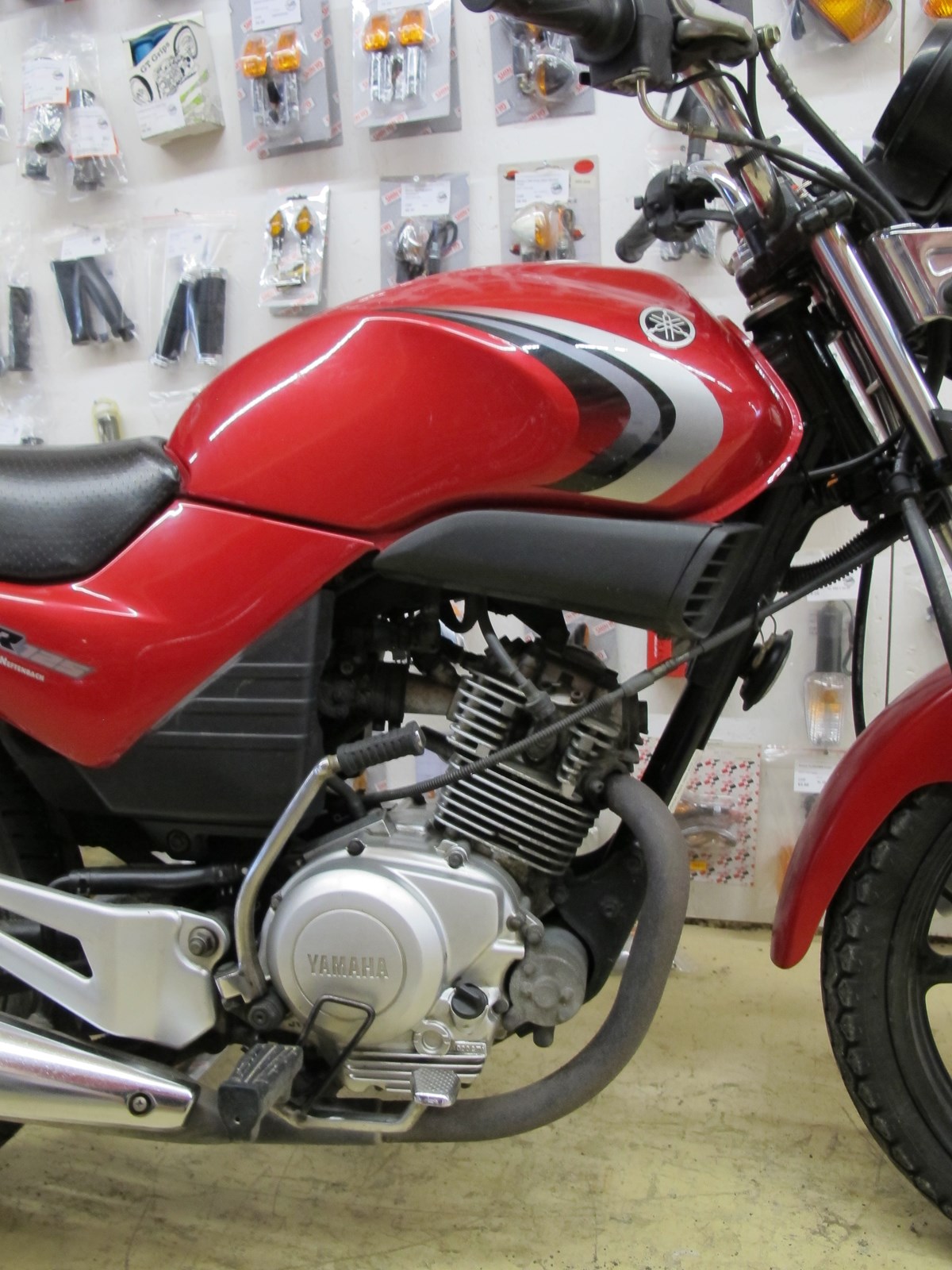 YAMAHA YBR 125-image-8