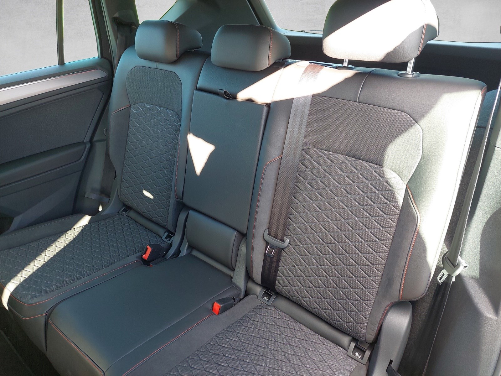 SEAT Tarraco 1.4 e-HYBRID DSG Move FR-image-8
