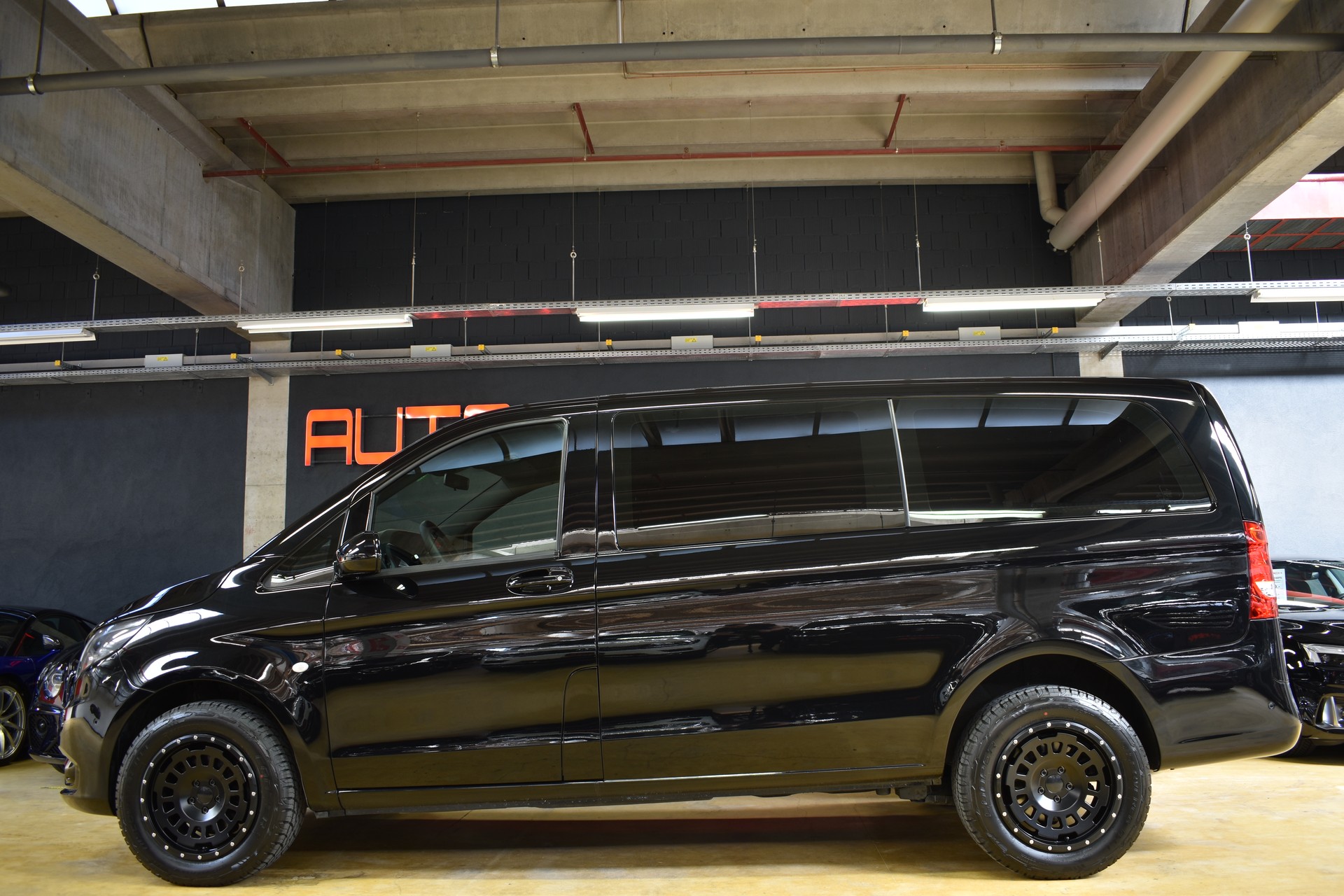 MERCEDES-BENZ Vito 114 BlueTEC L 7G-Tronic Euro 6 ***Nutzlast 950kg***Special_Adventure_Black_Edition***-image-6