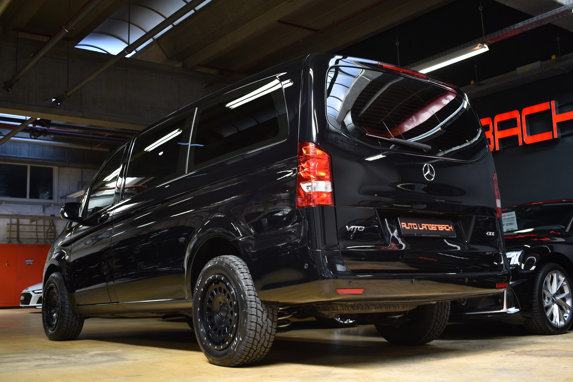 MERCEDES-BENZ Vito 114 BlueTEC L 7G-Tronic Euro 6 ***Nutzlast 950kg***Special_Adventure_Black_Edition***-image-8