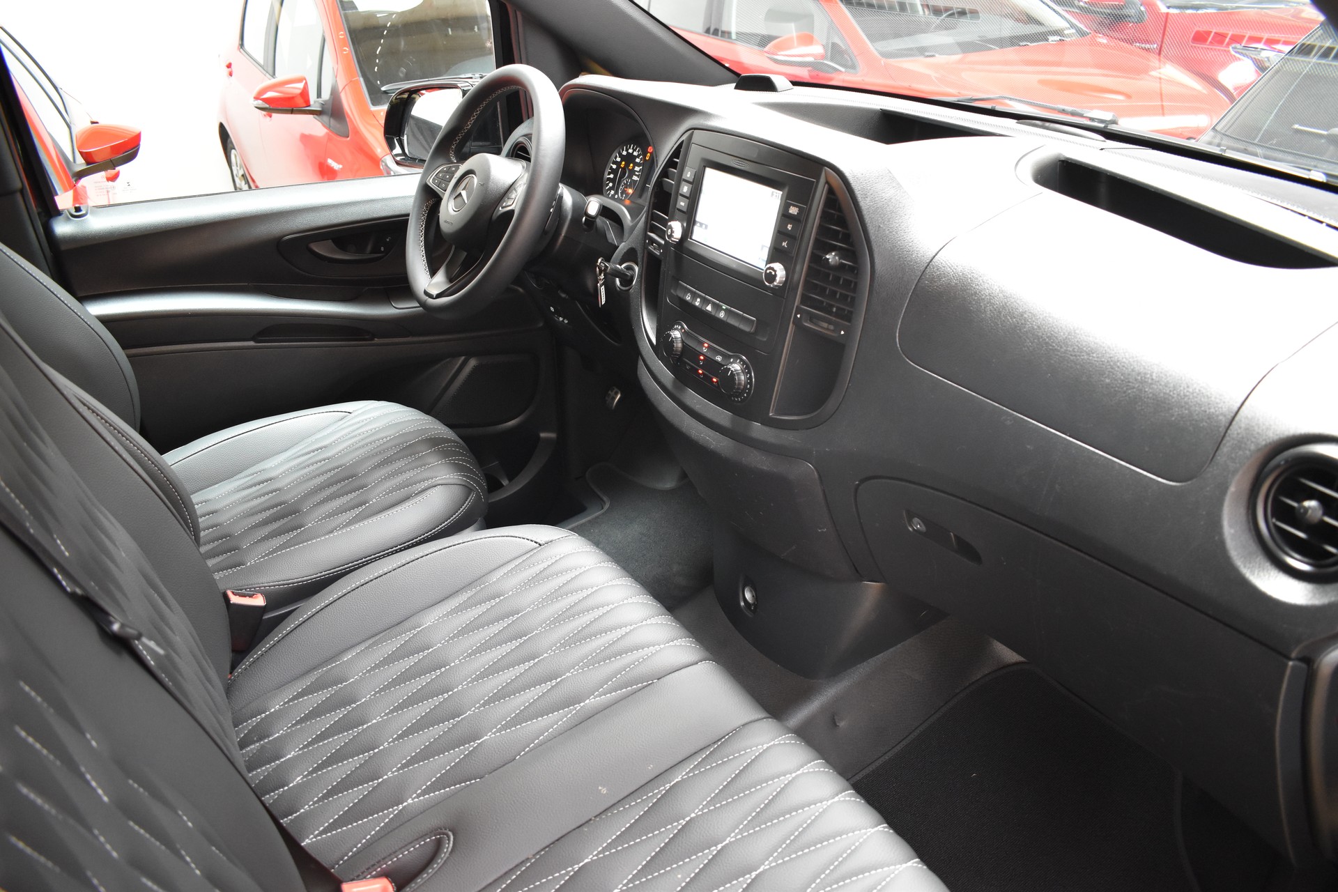 MERCEDES-BENZ Vito 114 BlueTEC L 7G-Tronic Euro 6 ***Nutzlast 950kg***Special_Adventure_Black_Edition***-image-16