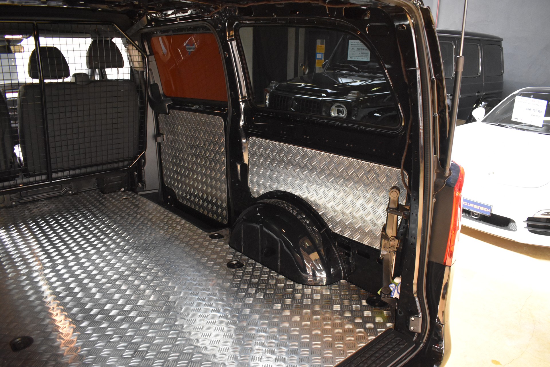 MERCEDES-BENZ Vito 114 BlueTEC L 7G-Tronic Euro 6 ***Nutzlast 950kg***Special_Adventure_Black_Edition***-image-19