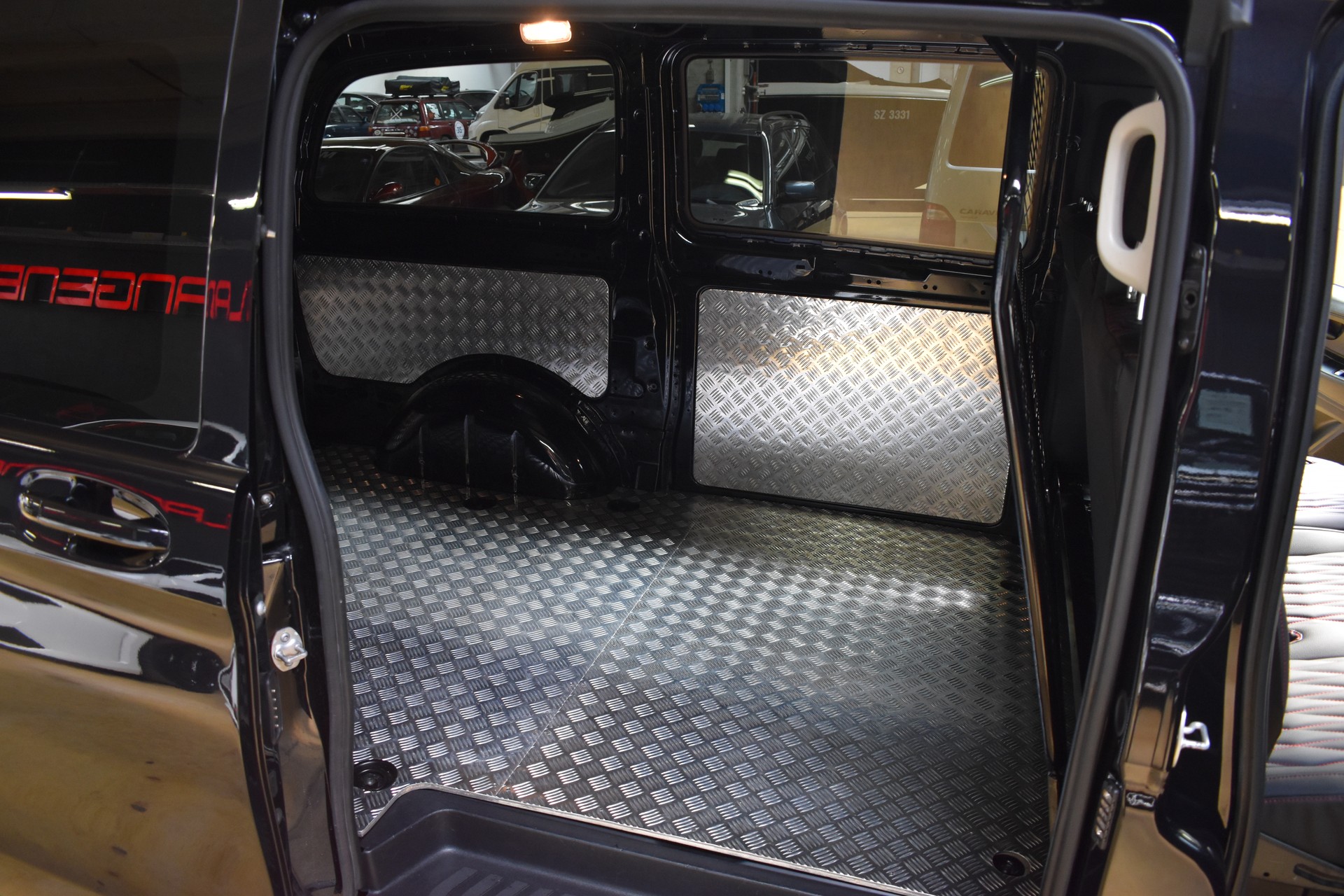 MERCEDES-BENZ Vito 114 BlueTEC L 7G-Tronic Euro 6 ***Nutzlast 950kg***Special_Adventure_Black_Edition***-image-20