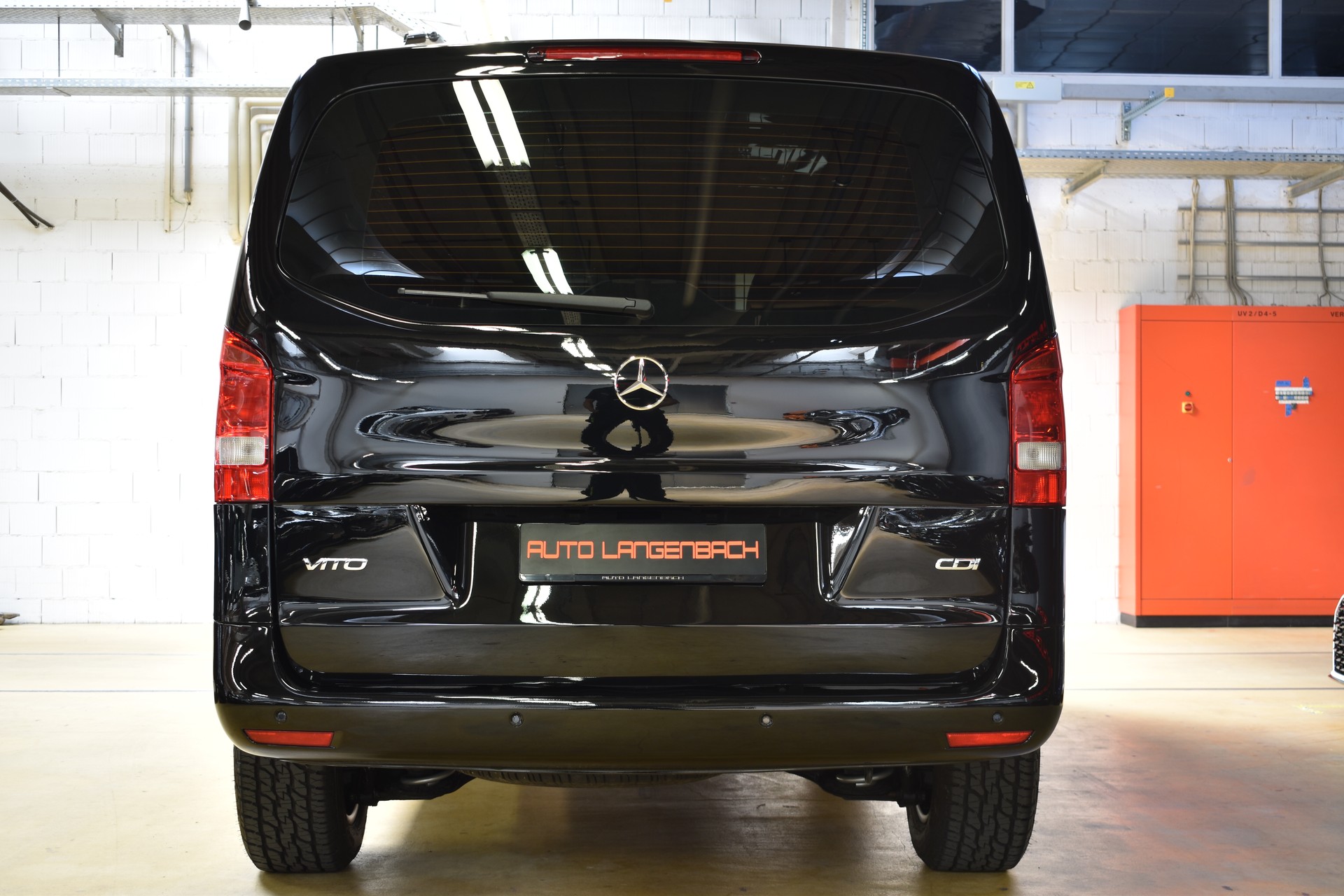 MERCEDES-BENZ Vito 114 BlueTEC L 7G-Tronic Euro 6 ***Nutzlast 950kg***Special_Adventure_Black_Edition***-image-5