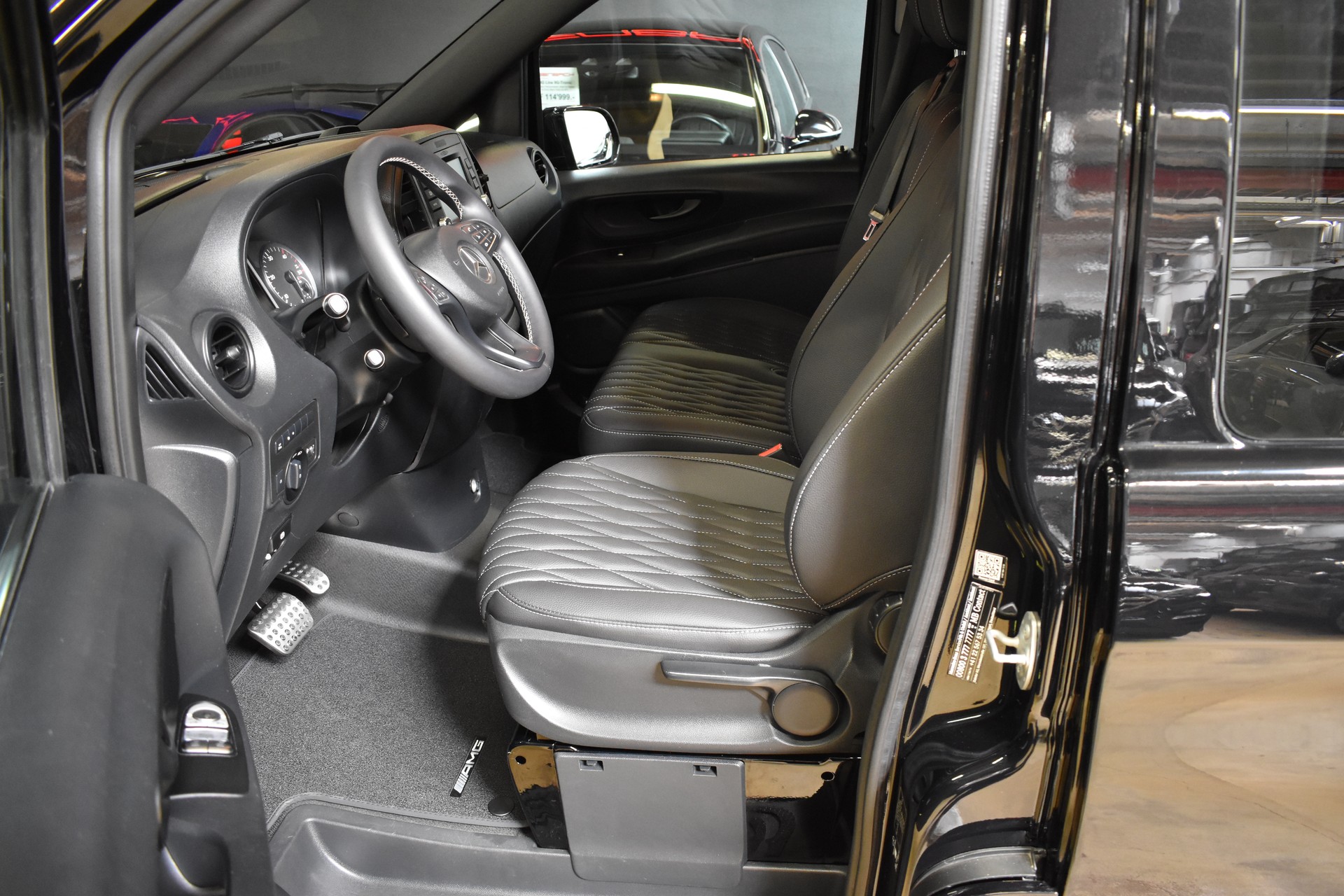 MERCEDES-BENZ Vito 114 BlueTEC L 7G-Tronic Euro 6 ***Nutzlast 950kg***Special_Adventure_Black_Edition***-image-12