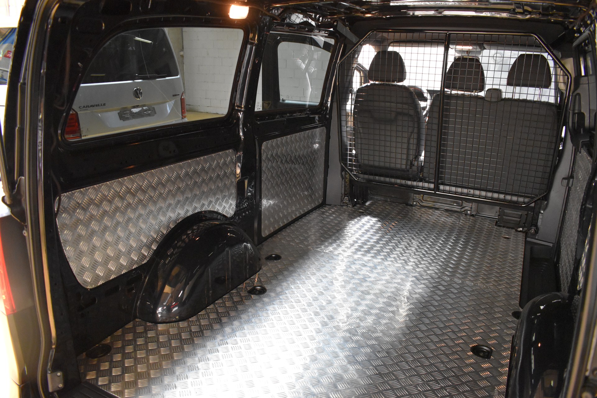 MERCEDES-BENZ Vito 114 BlueTEC L 7G-Tronic Euro 6 ***Nutzlast 950kg***Special_Adventure_Black_Edition***-image-18