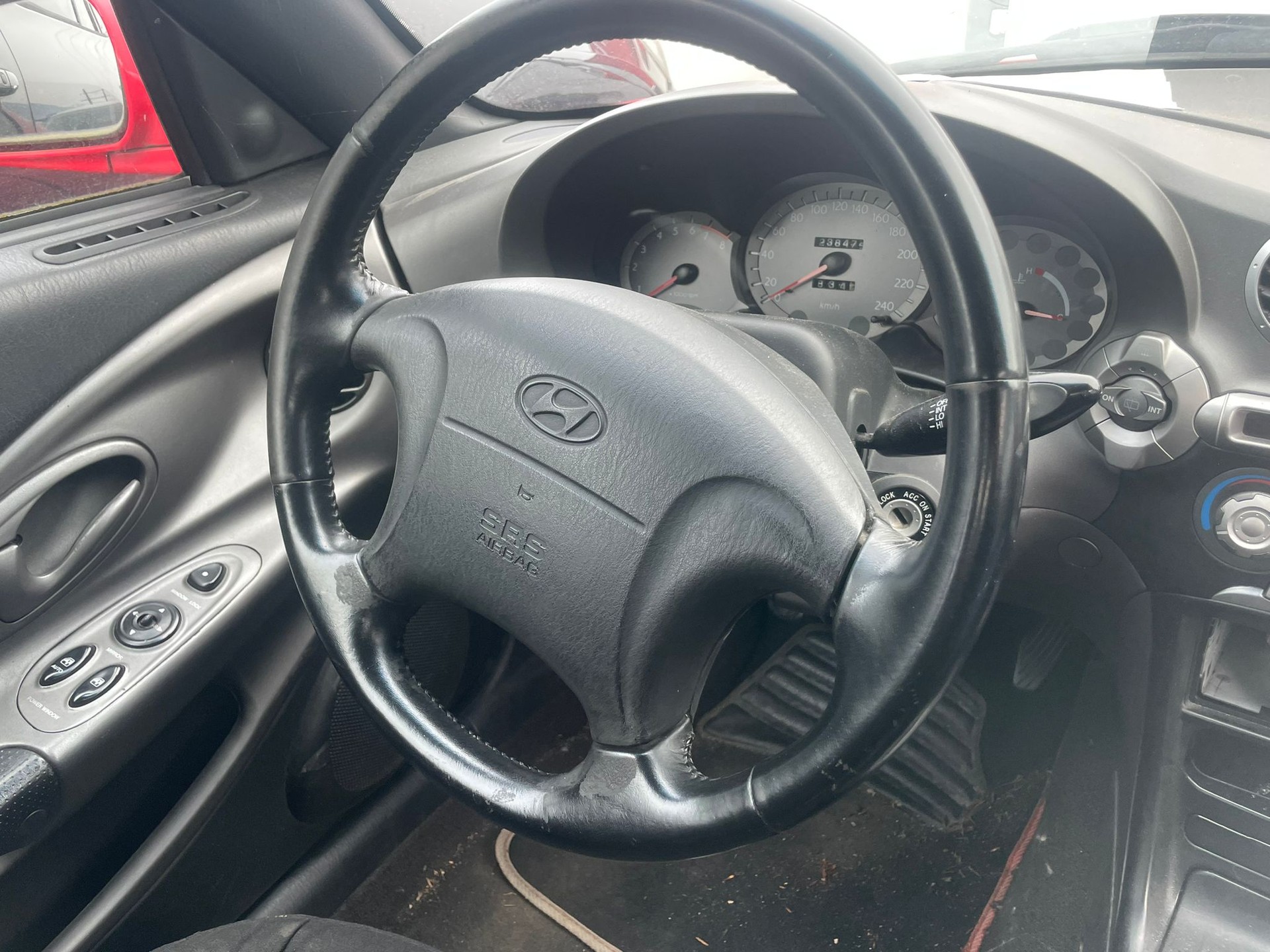 HYUNDAI Coupé 2.0 16V FX-image-13