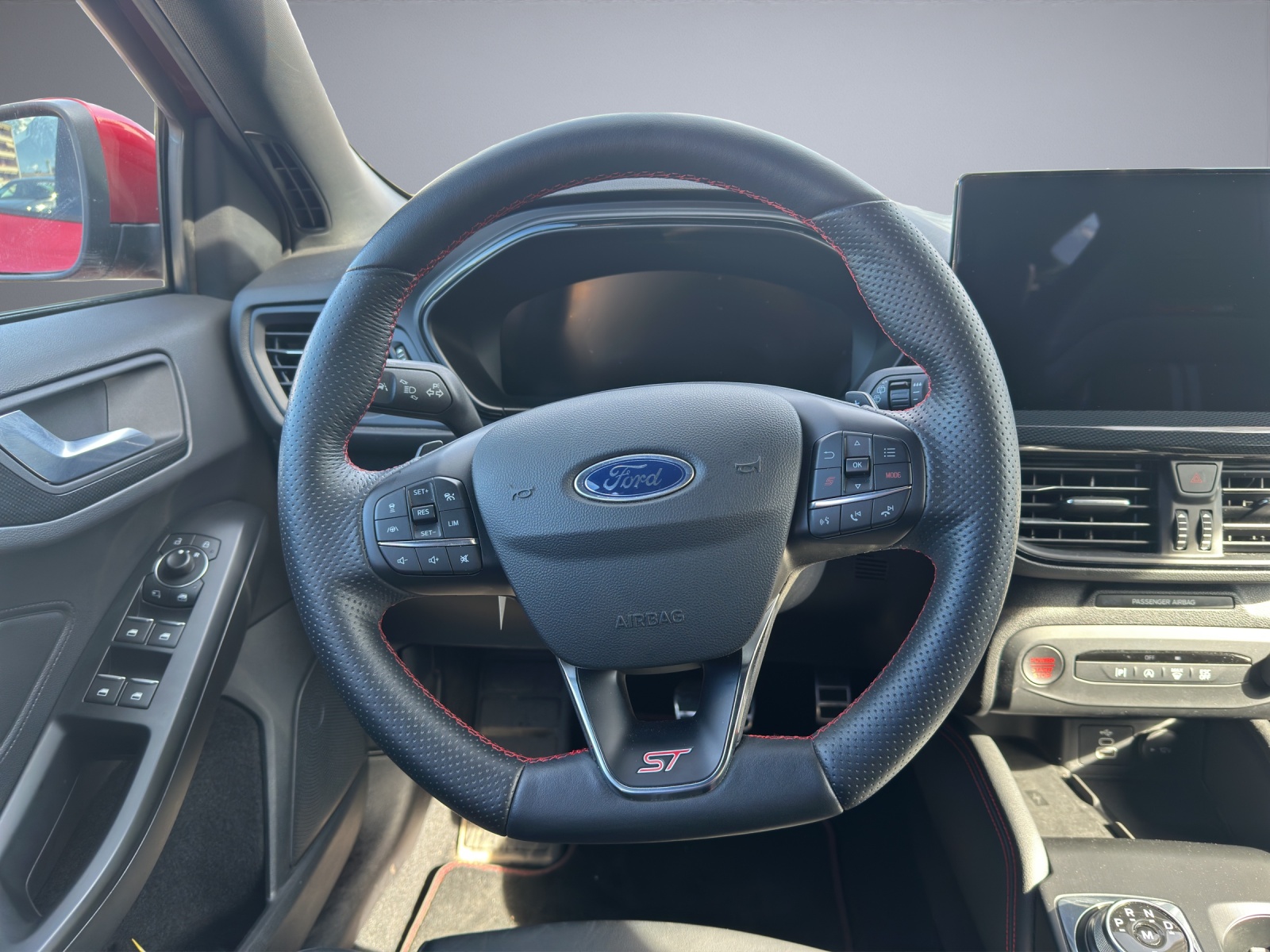 FORD Focus Station Wagon 2.3 EcoB ST X-image-5