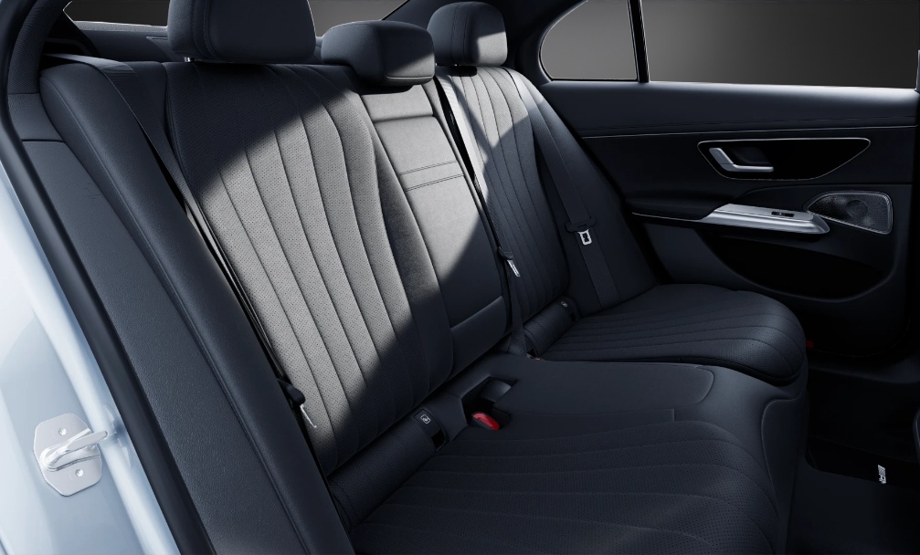 MERCEDES-BENZ E 220 d 4Matic 9G-Tronic-image-6