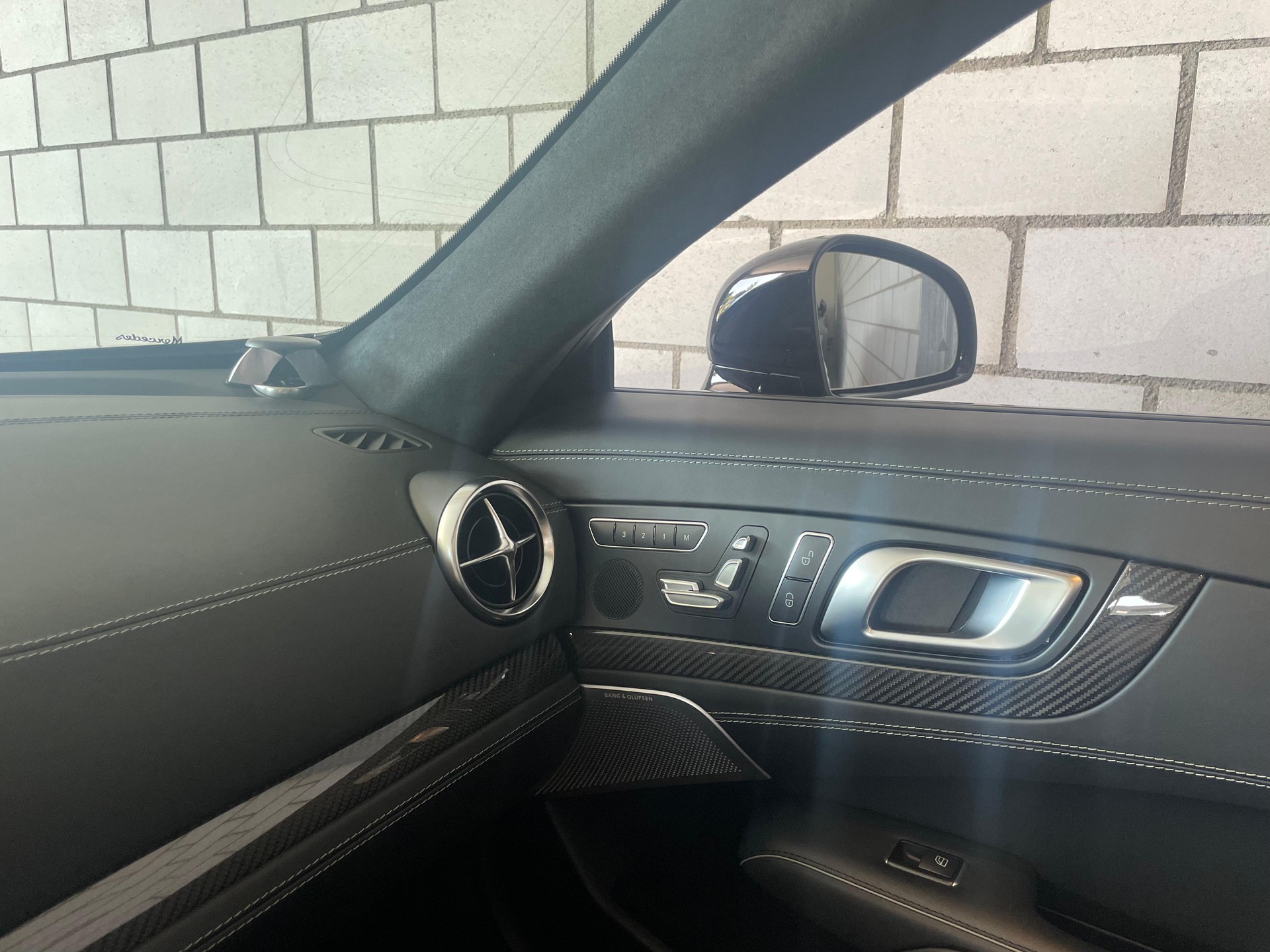 MERCEDES-BENZ SL 63 AMG Speedshift Traumausstattung-image-5